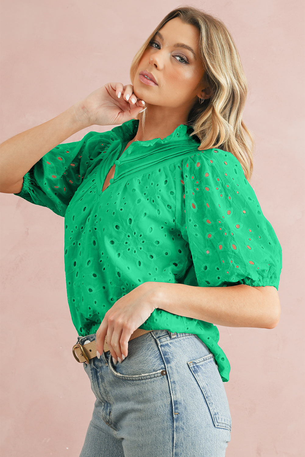 Green Flower Hollow-out Short Puff Sleeve BlouseMaterial:100%Cotton



		With charming floral details and hollow-out accents, this blouse offers a touch of elegance and femininity.
	
	
		Featuring short puff 