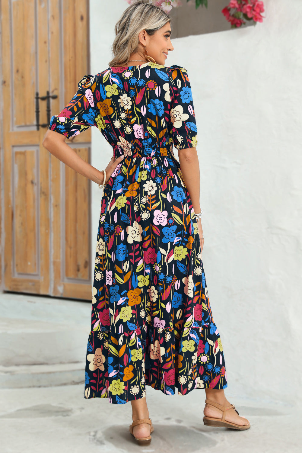 Green Floral Print Split V Neck Puff Sleeve Maxi DressMaterial:100%Cotton



		The dress is made from a soft and breathable fabric, ensuring comfort and a lightweight feel.
	
	
		This maxi dress features a split V 