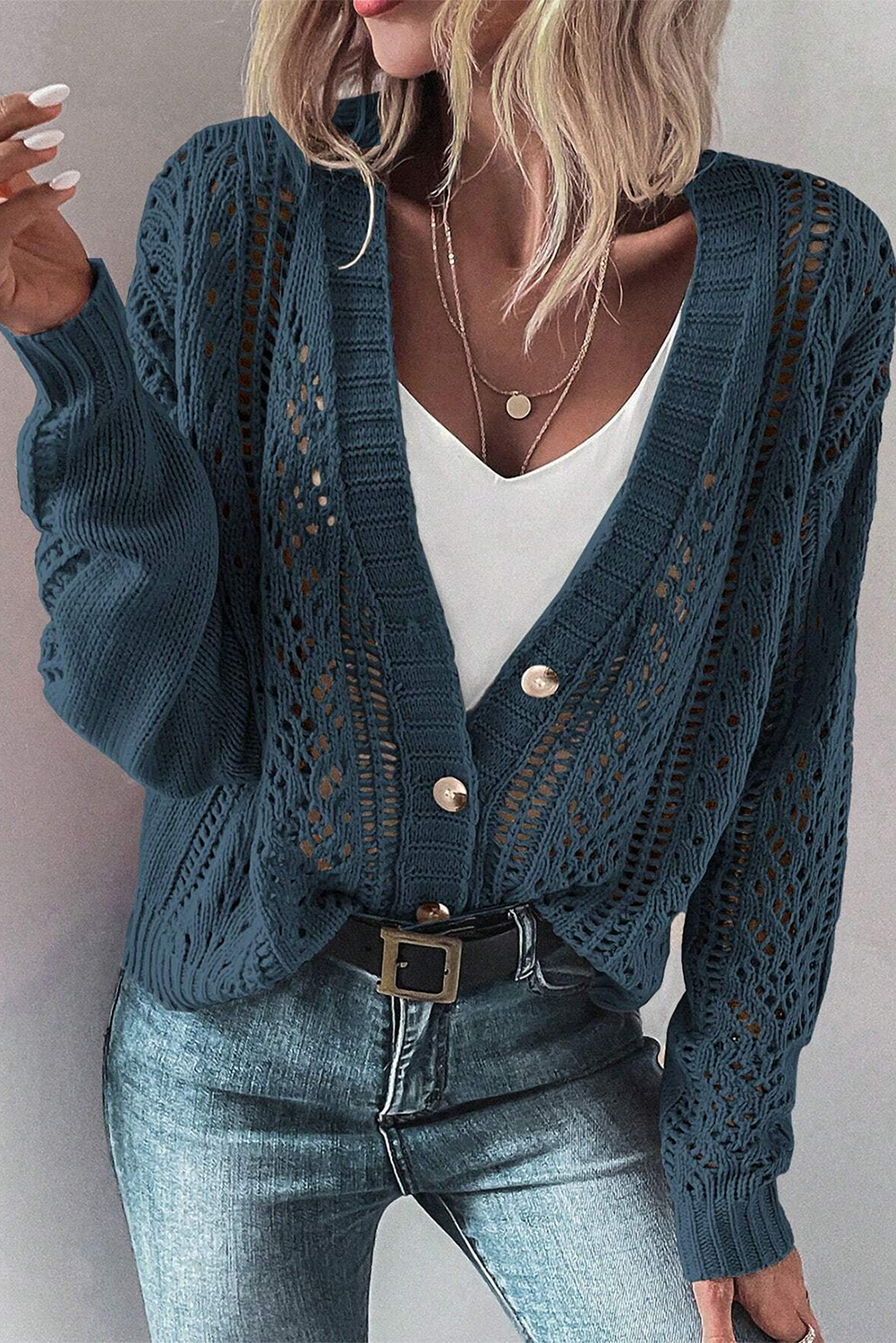 Real Teal Hollow Knit Drop Shoulder CardiganMaterial:60%Cotton+40%Acrylic

• Elevate your casual wardrobe with the cardigan, crafted for comfort and style, ideal for layering during transitional seasons.
• T
