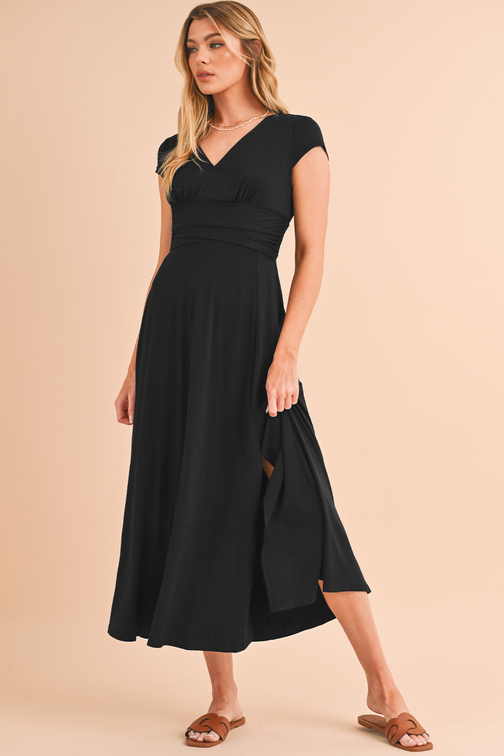 Peacock Blue Deep V Neck Ruched High Waist Midi DressMaterial:65%Polyester+30%Viscose+5%Elastane



		This concise long dress is versatile and suitable for various occasions. 
	
	
		The trendy high-waist look is e