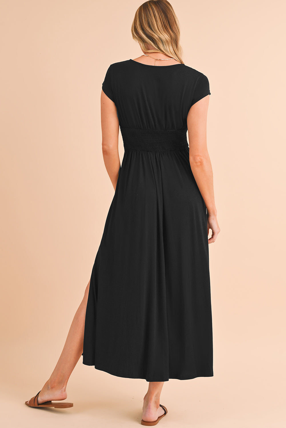 Peacock Blue Deep V Neck Ruched High Waist Midi DressMaterial:65%Polyester+30%Viscose+5%Elastane



		This concise long dress is versatile and suitable for various occasions. 
	
	
		The trendy high-waist look is e
