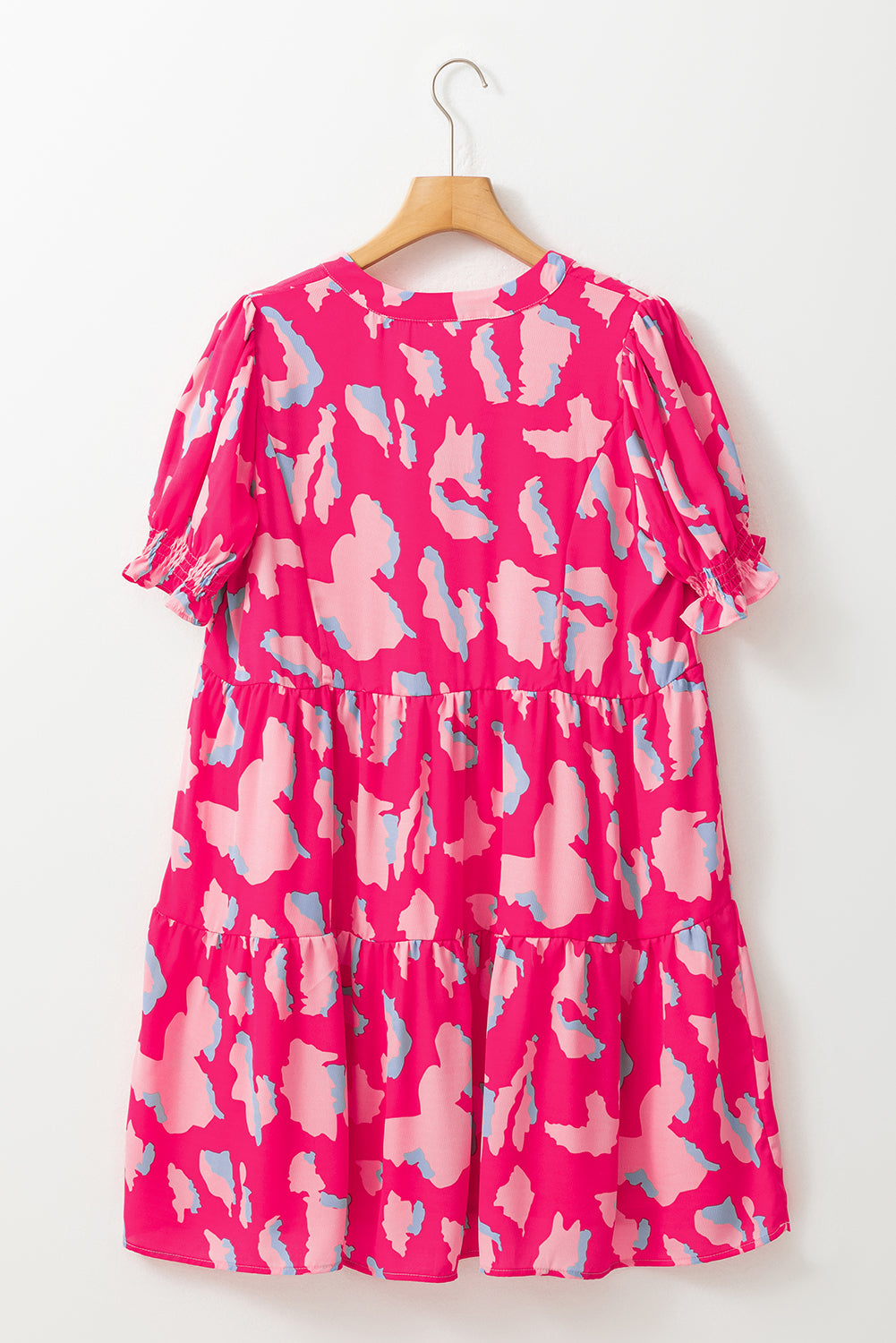 Pink Abstract Print V Neck Smocked Sleeve Mini DressMaterial:100%Polyester


	


		Stand out in style with our mini dress, featuring a unique print and flattering silhouette that exudes charm and sophistication.
