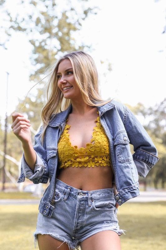 Crochet Daisy Longline BraletteCrochet Daisy Longline BraletteCup Fit S: 32B 32C 34A 34BM: 32D 34C 36A 36BL: 32DD 34D 36C 38A 38BModel MeasurementsHeight: 5'6"Bust: 32"Waist: 23"Hips: 36"Wearing S