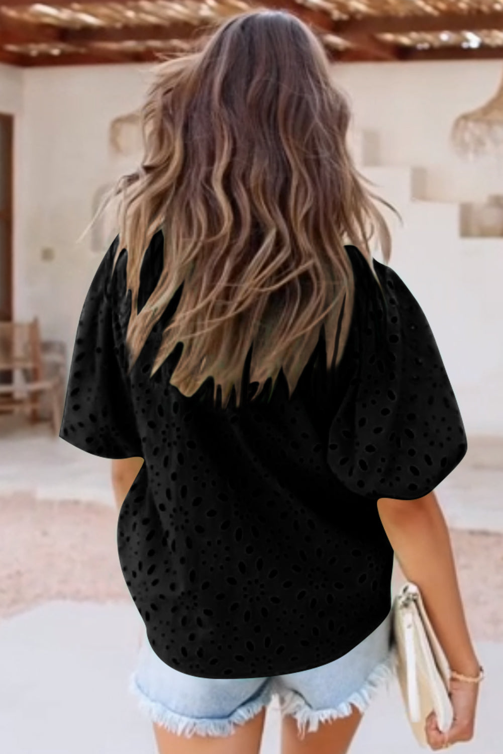 Green Flower Hollow-out Short Puff Sleeve BlouseMaterial:100%Cotton



		With charming floral details and hollow-out accents, this blouse offers a touch of elegance and femininity.
	
	
		Featuring short puff 