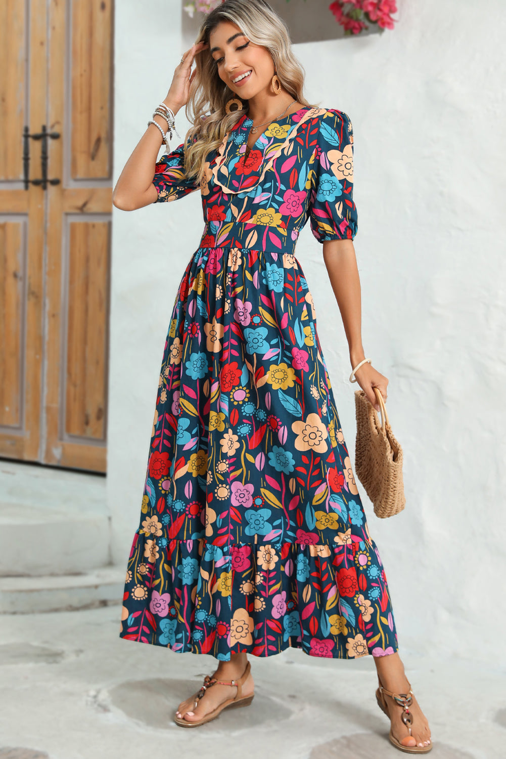 Green Floral Print Split V Neck Puff Sleeve Maxi DressMaterial:100%Cotton



		The dress is made from a soft and breathable fabric, ensuring comfort and a lightweight feel.
	
	
		This maxi dress features a split V 