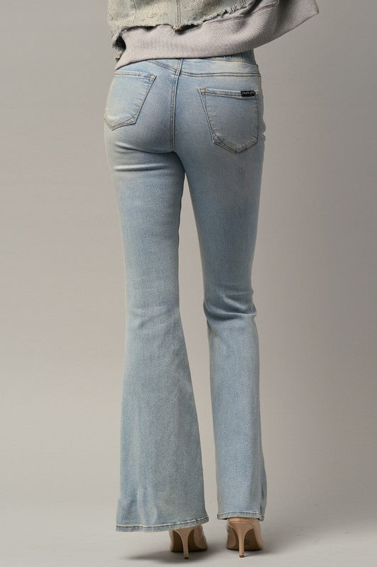WIDE ELASTIC FLARE JEANSWIDE ELASTIC FLARE JEANS68% COTTON, 28% POLYESTER, 2% RAYON, 2% SPANDEX(SIZE S)WAIST 26"HIP 31"FRONT RISE 9 1/2"LEG OPENING 24"INSEAM 30 3/4"*Model wears size S*MODE