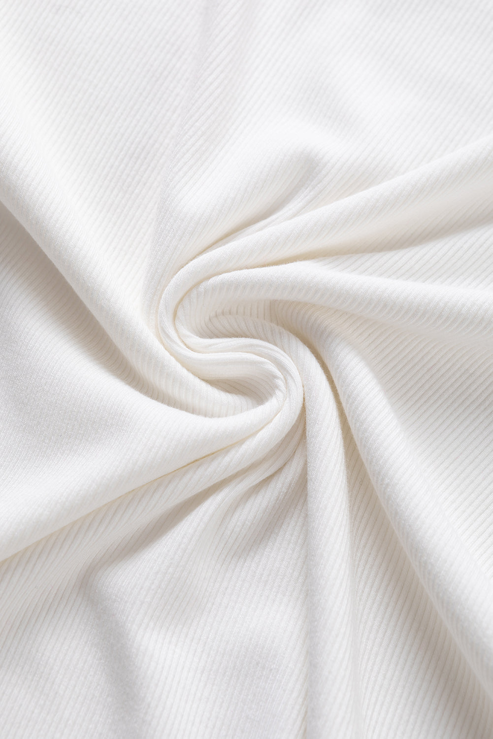 White Tweed Lantern Sleeve Patchwork BlouseMaterial:93%Viscose+7%Elastane



		The blouse features lantern sleeves, which are characterized by their voluminous and puffed shape. 
	
	
		The blouse can be 