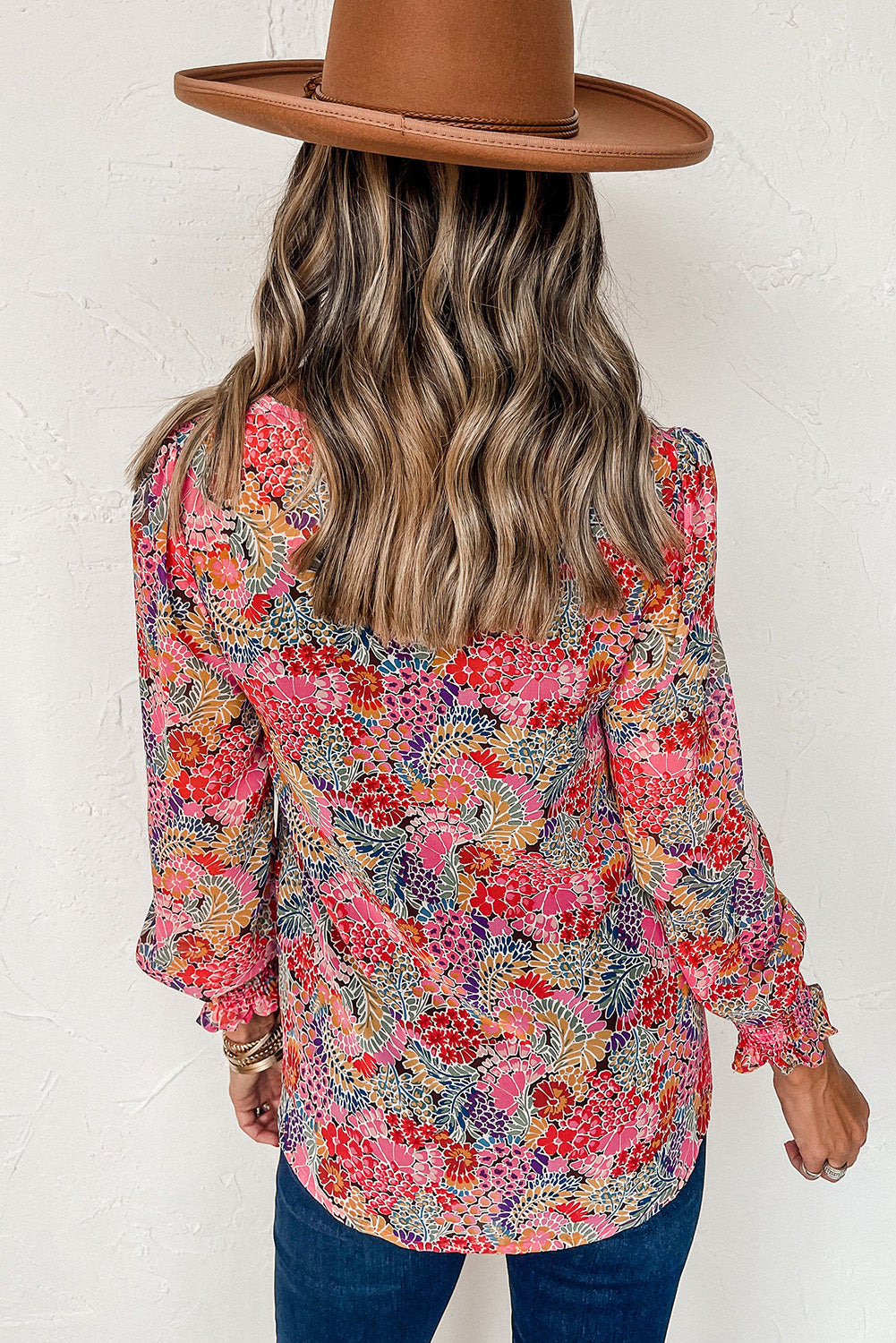 Multicolor Floral Print Smocked Cuffs Long Sleeve BlouseMaterial:100%Polyester


	

			The Floral Print Smocked Cuffs Long Sleeve Blouse is a feminine and elegant addition to any wardrobe. Its delicate floral print and