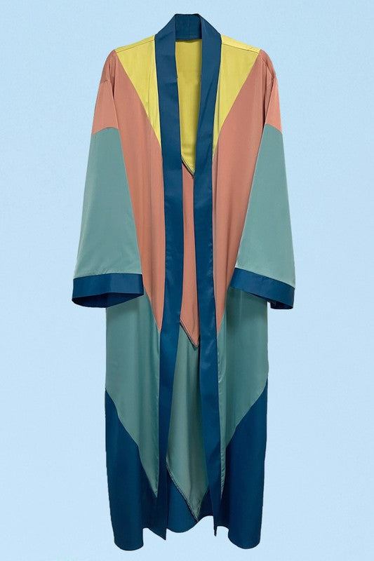 Chevron Kimono*Exclusive In-House Design*- Maxi kimono with chevron motif- Side slits- Textured satin fabric- Runs bigMade In: China