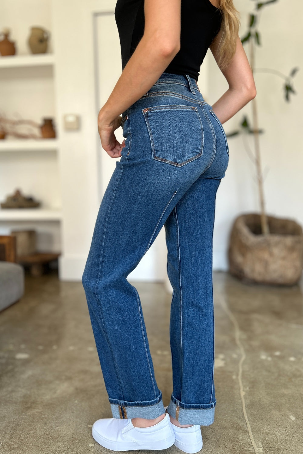 Judy Blue Full Size High Waist Front Seam Detail Straight JeansThe High Waist Front Seam Detail Straight Jeans are a stylish and versatile addition to your denim collection. With a flattering high waist silhouette and front seam