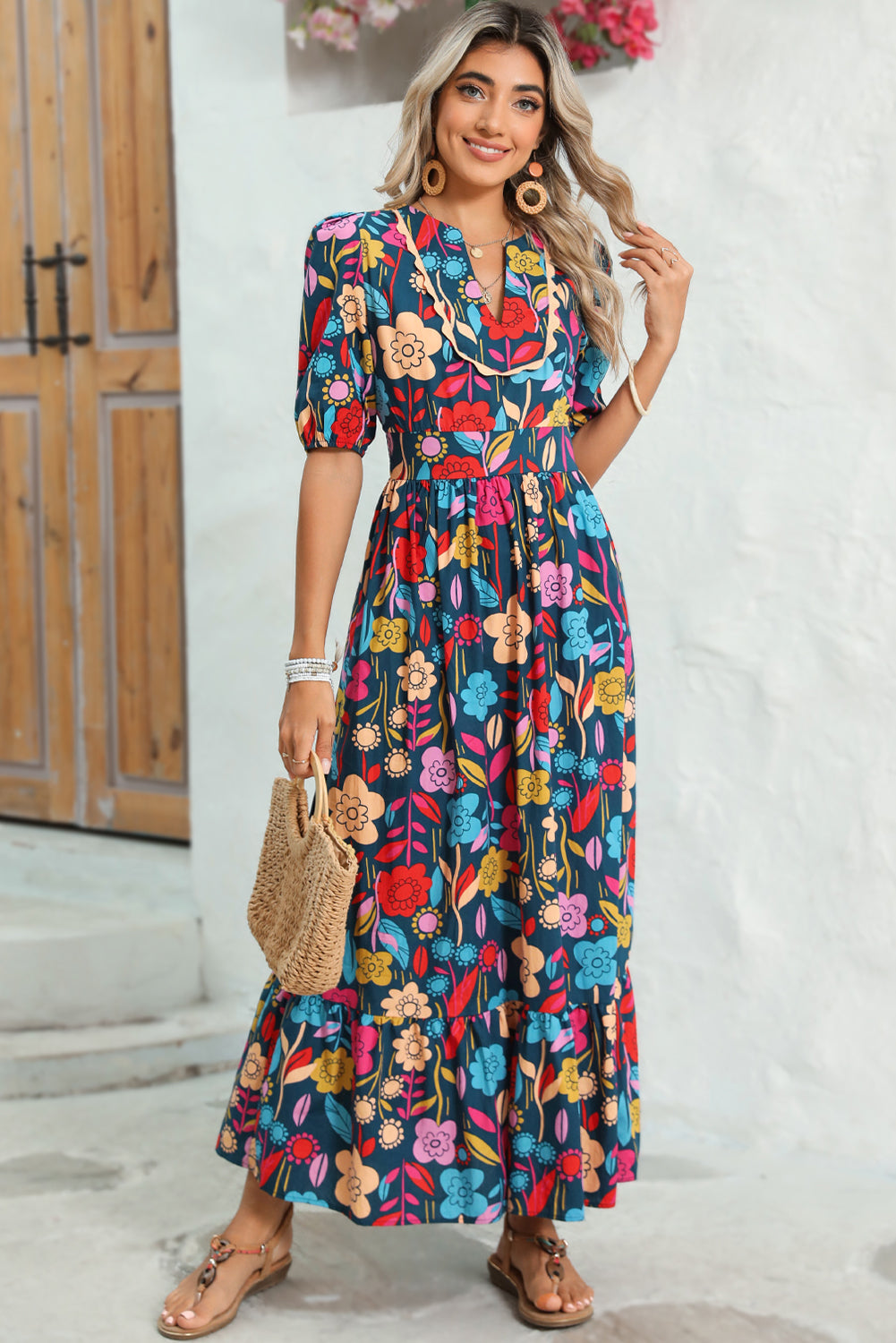 Green Floral Print Split V Neck Puff Sleeve Maxi DressMaterial:100%Cotton



		The dress is made from a soft and breathable fabric, ensuring comfort and a lightweight feel.
	
	
		This maxi dress features a split V 