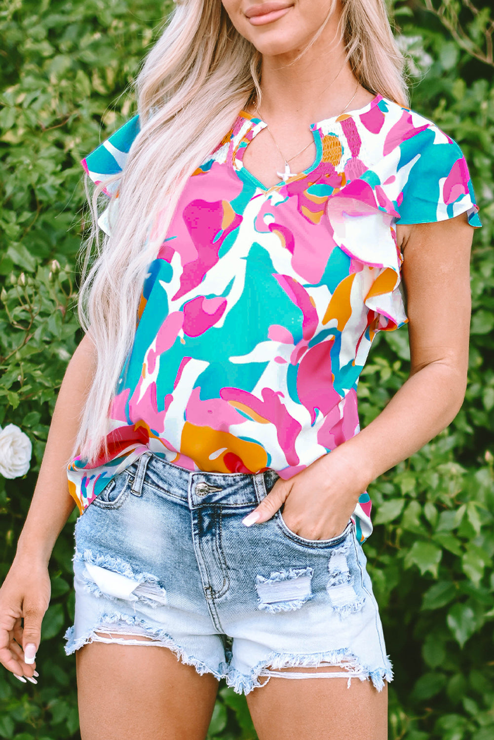 Green Abstract Print Smocked Notched Neck Ruffle Sleeve BlouseMaterial:100%Polyester

• Embrace a bohemian spirit with the blouse, featuring a vibrant green hue that adds a pop of color to any outfit.
• The abstract print des