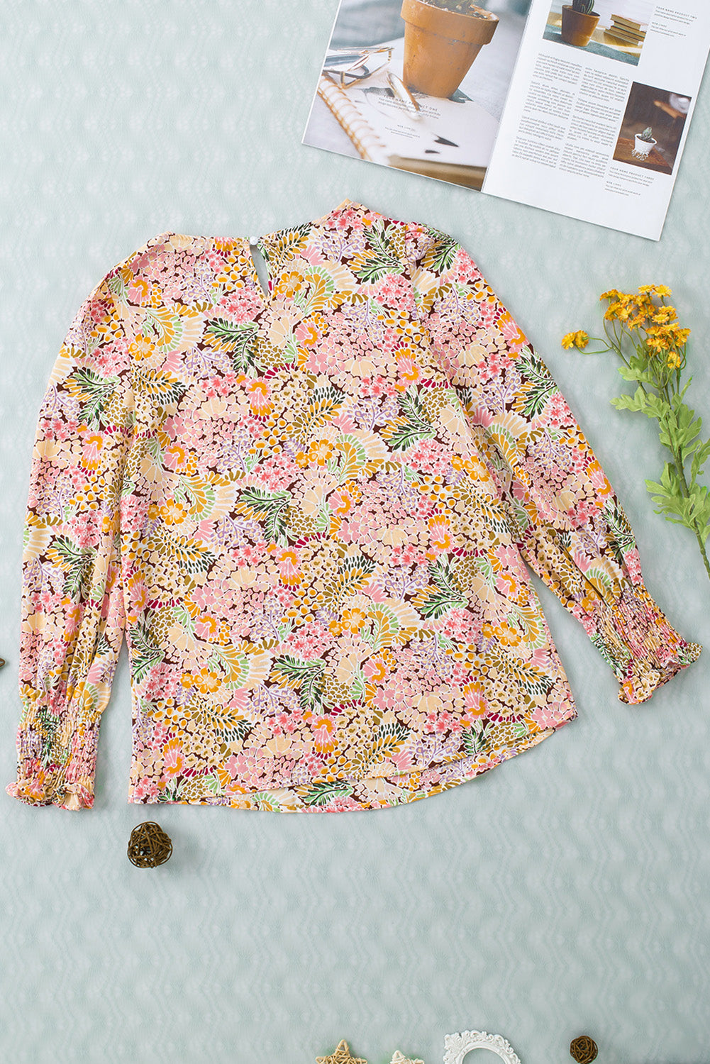 Multicolor Floral Print Smocked Cuffs Long Sleeve BlouseMaterial:100%Polyester


	

			The Floral Print Smocked Cuffs Long Sleeve Blouse is a feminine and elegant addition to any wardrobe. Its delicate floral print and