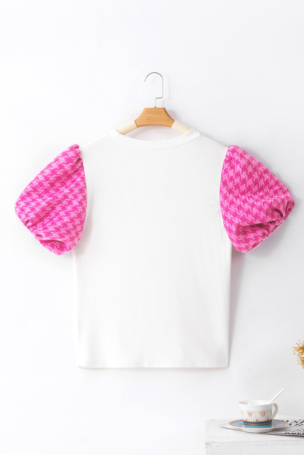 White Tweed Lantern Sleeve Patchwork BlouseMaterial:93%Viscose+7%Elastane



		The blouse features lantern sleeves, which are characterized by their voluminous and puffed shape. 
	
	
		The blouse can be 