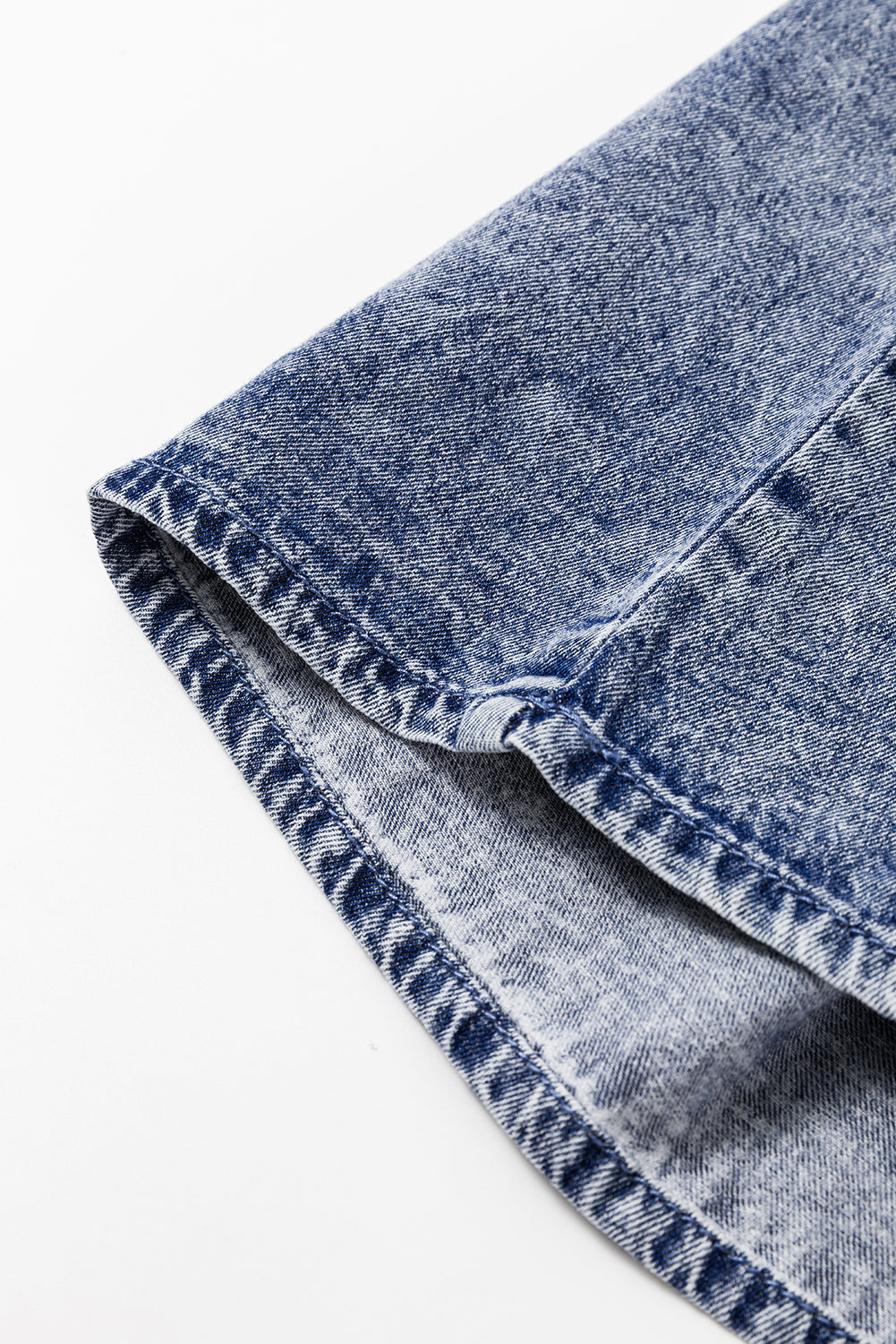 Dusk Blue Acid Wash Pearl Embellishment O Neck Denim TopMaterial:100%Cotton



		The top features a trendy acid wash design with pearl embellishments, adding a touch of sophistication to your outfit.
	
	
		This denim