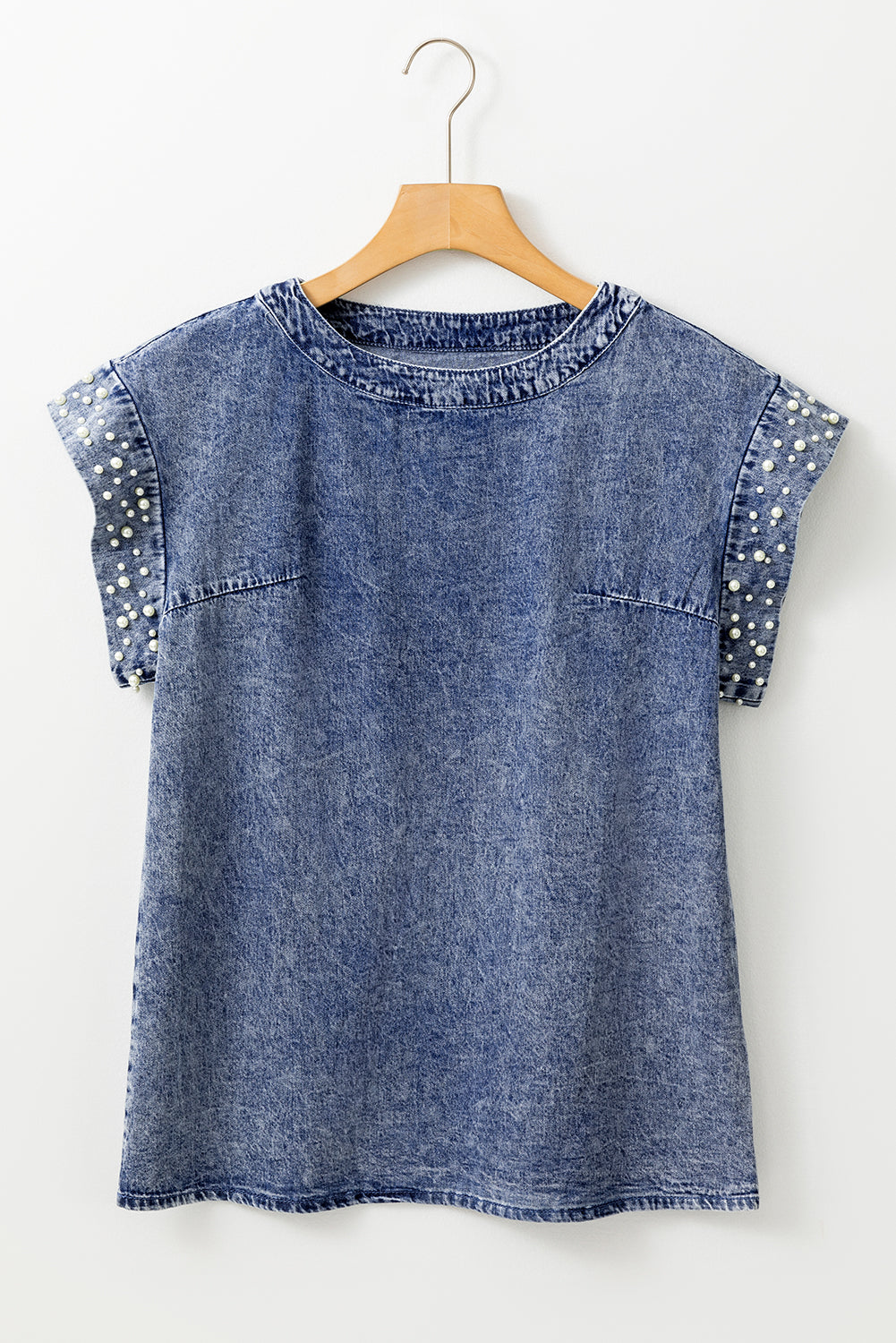 Dusk Blue Acid Wash Pearl Embellishment O Neck Denim TopMaterial:100%Cotton



		The top features a trendy acid wash design with pearl embellishments, adding a touch of sophistication to your outfit.
	
	
		This denim