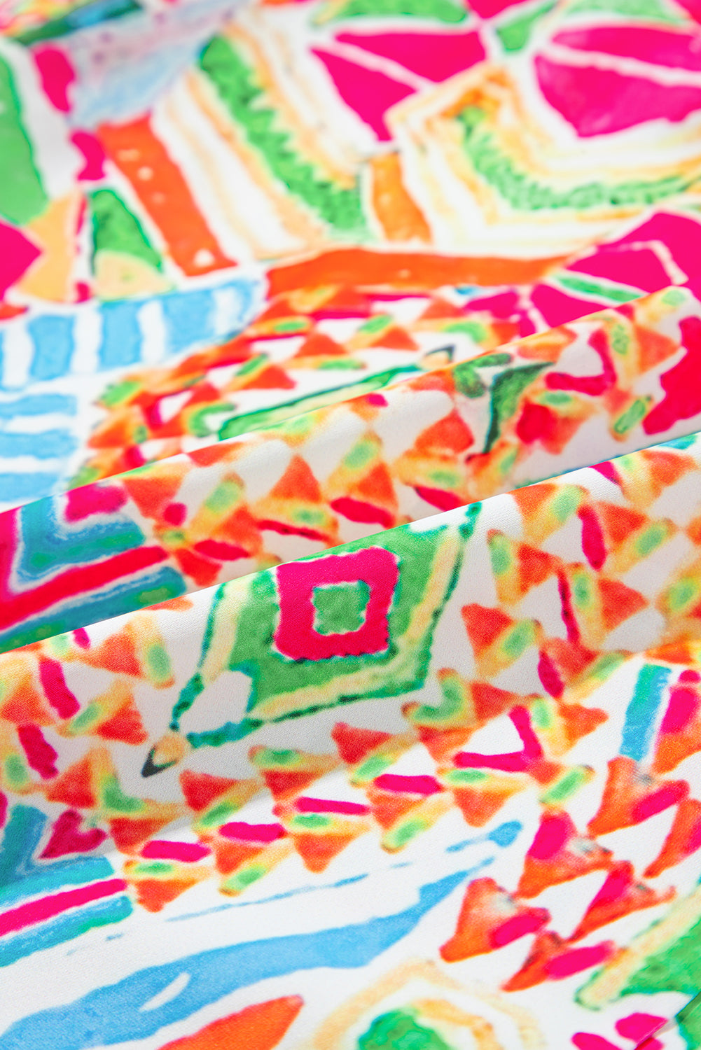 Orange Geometric Print Contrast Trim Short Sleeve Shirt DressMaterial:100%Polyester

• Stand out in vibrant orange hues with this dress featuring a geometric print that adds a trendy touch to your wardrobe. 
• The button-dow