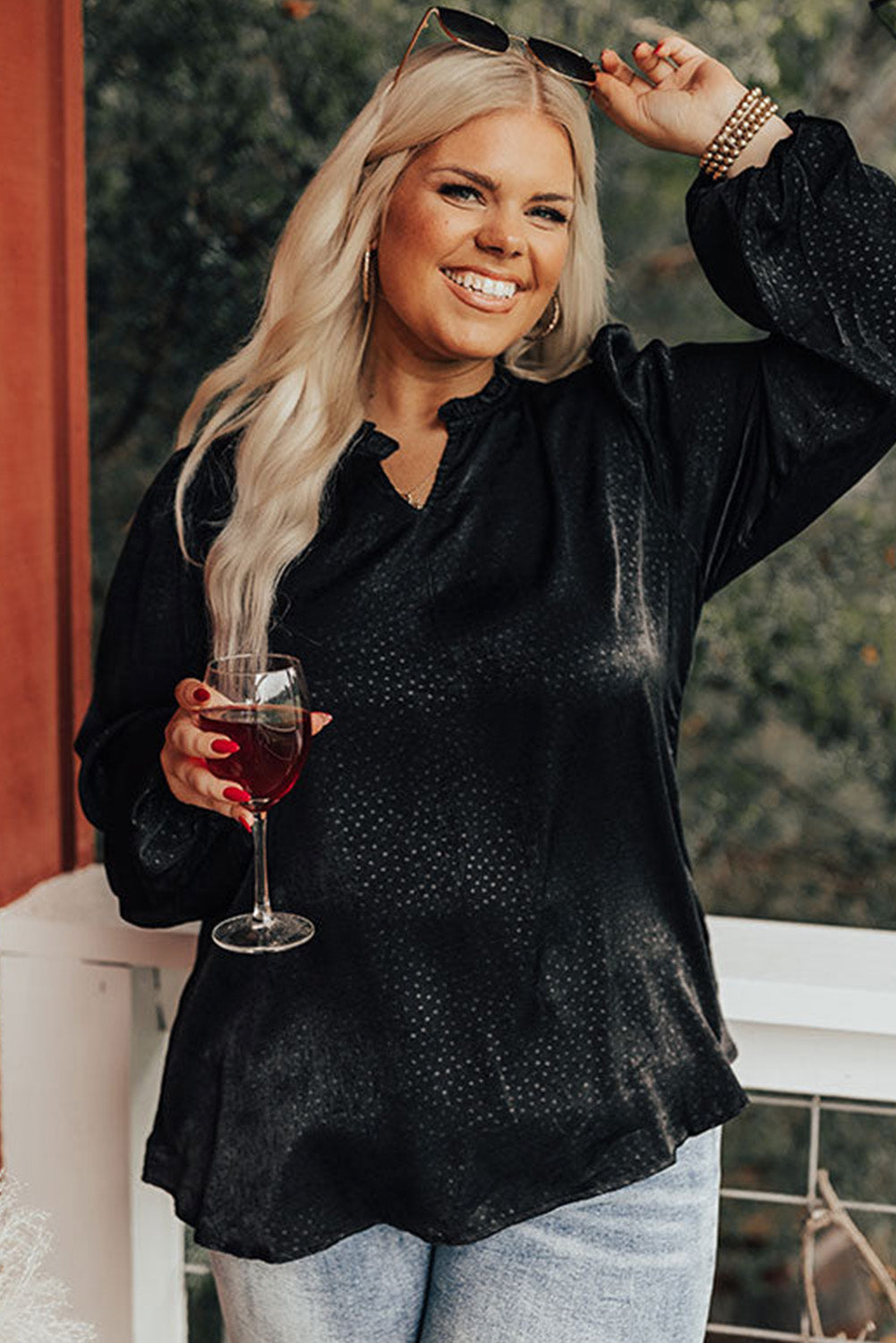 Black Plus Size Leopard Print Frill Notch V Neck BlouseMaterial:100%Polyester



		This leopard blouse creates a bold and fashionable statement.
	
	
		Designed for plus sizes, ensuring a comfortable and flattering f