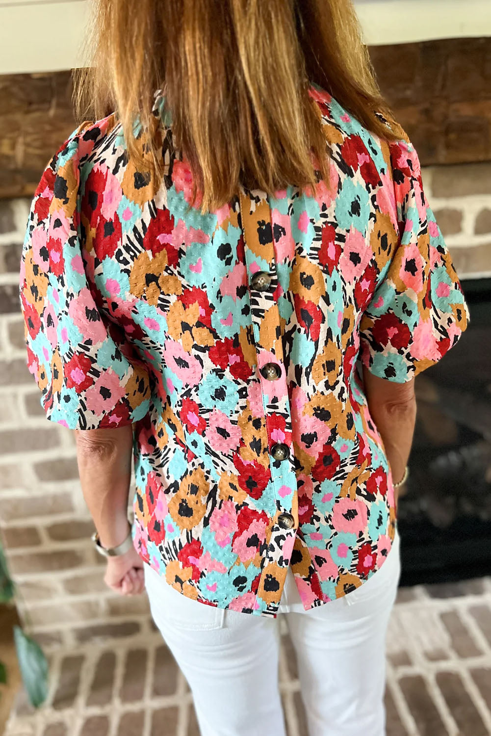 White Frilled Floral Print Puff Sleeve Mock Neck BlouseMaterial:100%Polyester



		The blouse features a frilled hem, adding a feminine and playful touch to the overall silhouette. 
	
	
		Pair it with jeans and flat