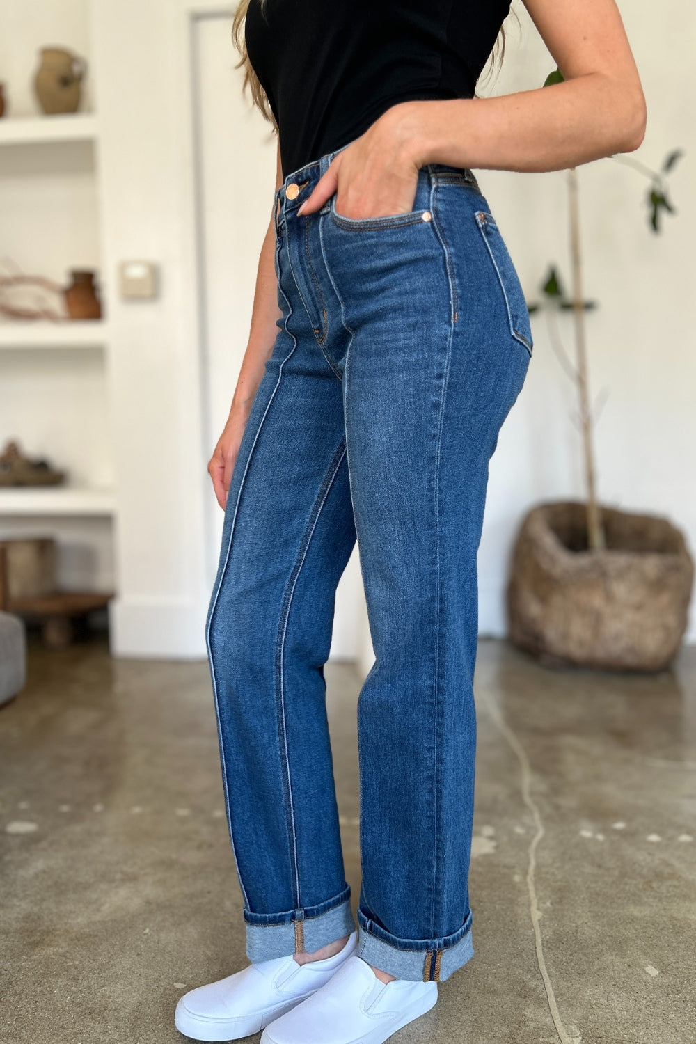 Judy Blue Full Size High Waist Front Seam Detail Straight JeansThe High Waist Front Seam Detail Straight Jeans are a stylish and versatile addition to your denim collection. With a flattering high waist silhouette and front seam
