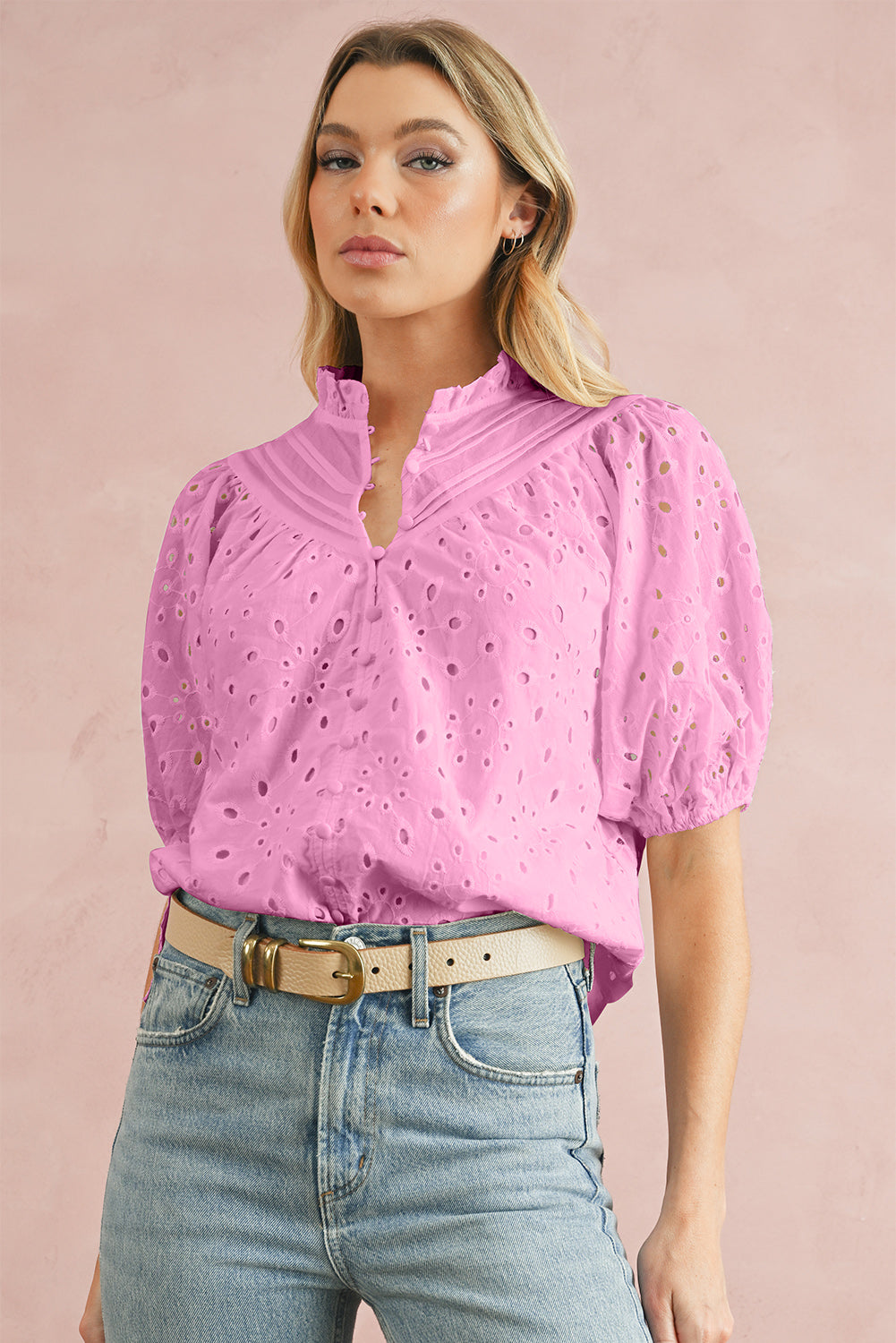 Green Flower Hollow-out Short Puff Sleeve BlouseMaterial:100%Cotton



		With charming floral details and hollow-out accents, this blouse offers a touch of elegance and femininity.
	
	
		Featuring short puff 