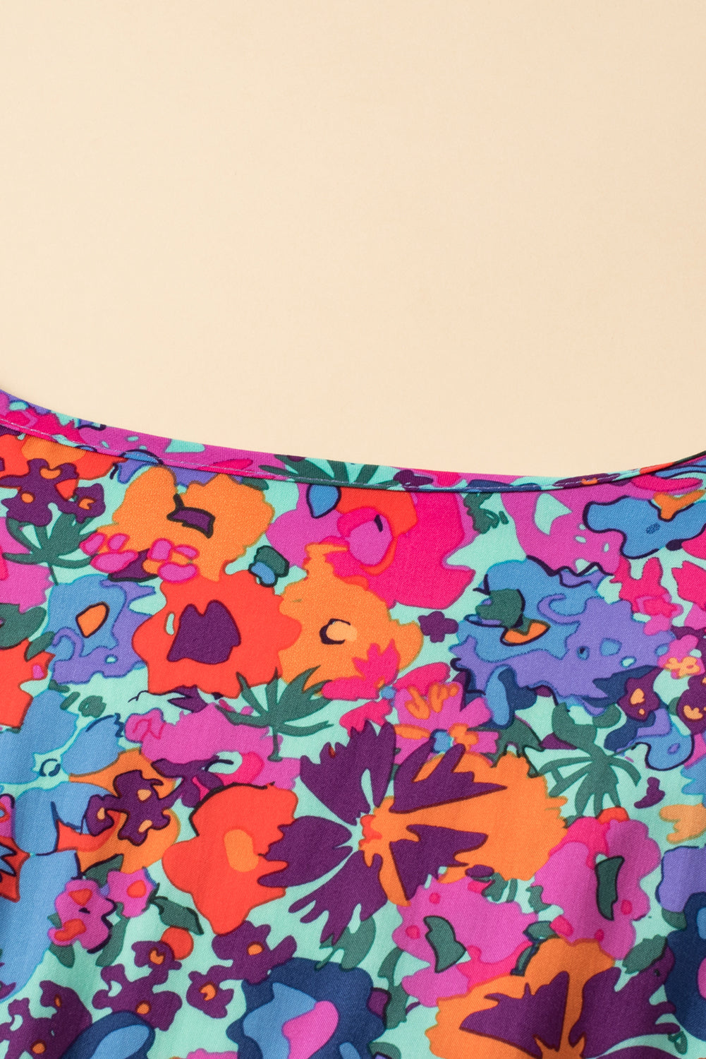 Blue Boho Floral Print V Neck Wrap Split Maxi DressMaterial:100%Viscose



		This high waist dress elongates the silhouette and creates a flattering hourglass shape
	
	
		The side slit adds a touch of allure and