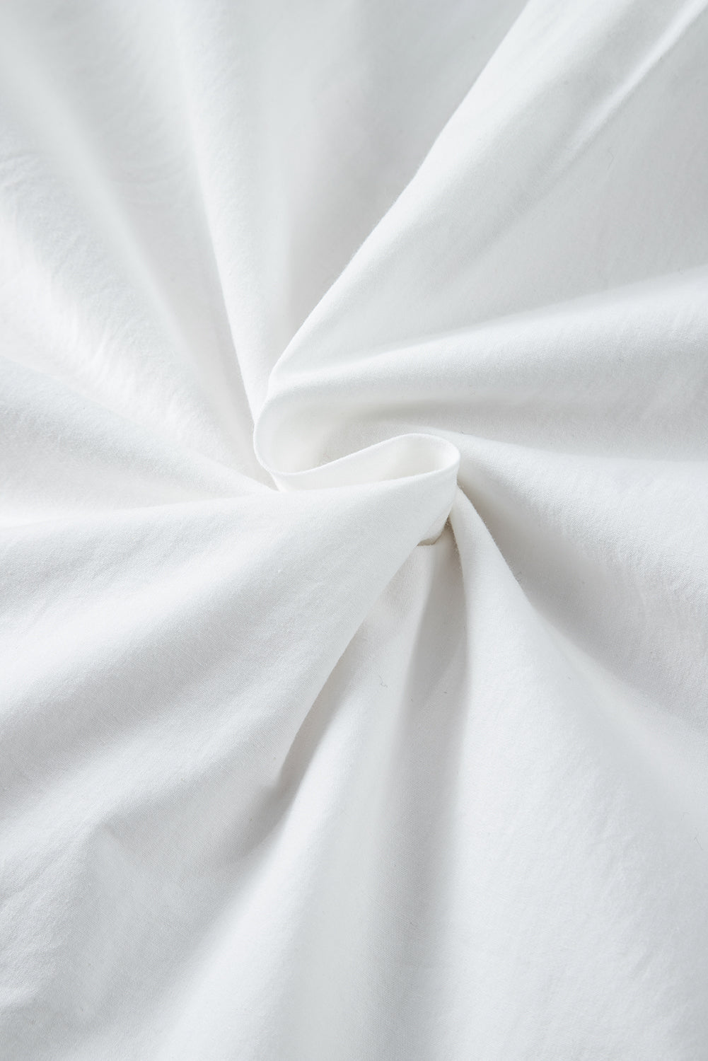White Solid Color Ruched Bubble Sleeve V Neck ShirtMaterial:100%Cotton

• The ruched detailing on the sleeves adds a touch of texture and visual interest, making this top a standout choice for any occasion. 
• Craf