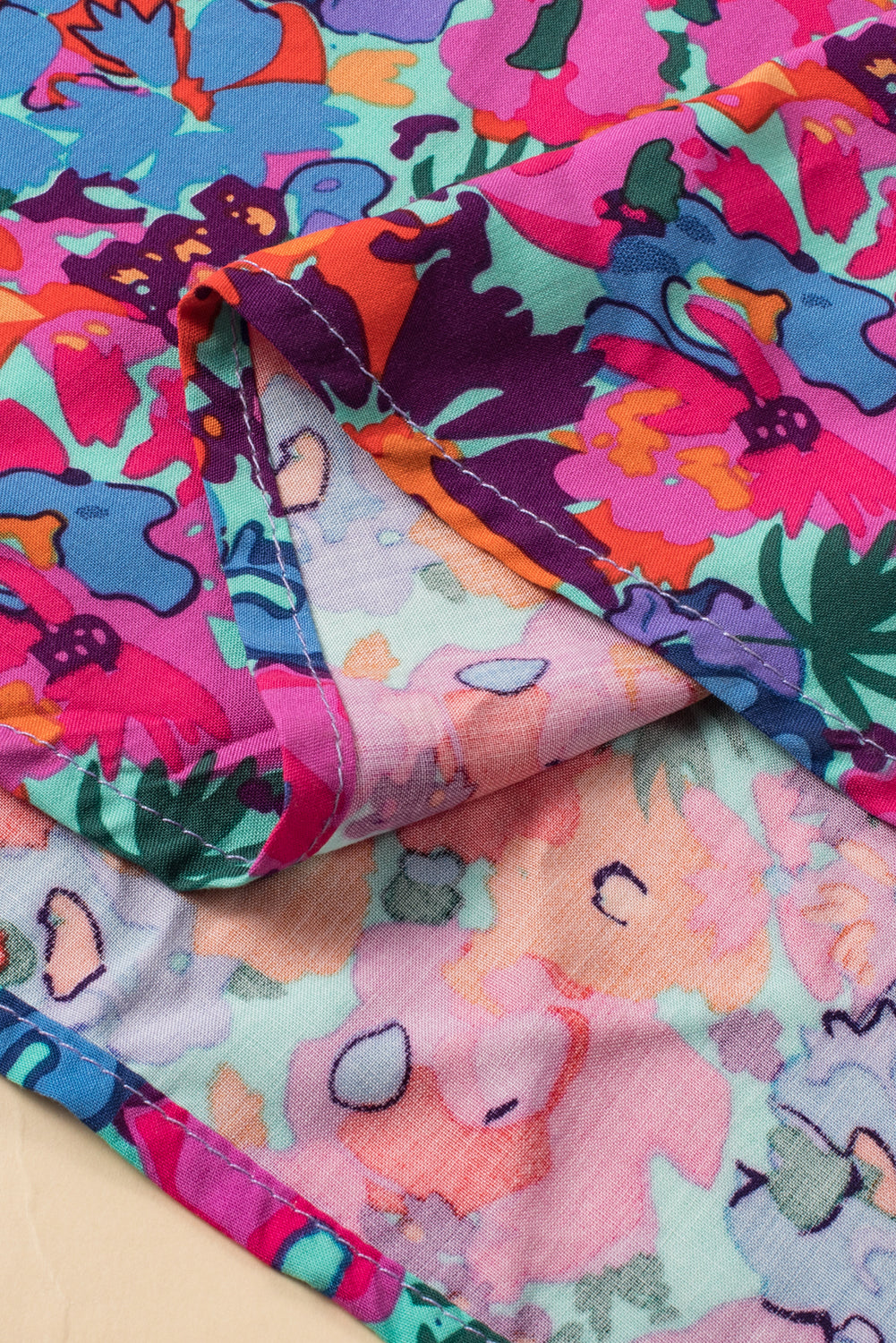 Blue Boho Floral Print V Neck Wrap Split Maxi DressMaterial:100%Viscose



		This high waist dress elongates the silhouette and creates a flattering hourglass shape
	
	
		The side slit adds a touch of allure and