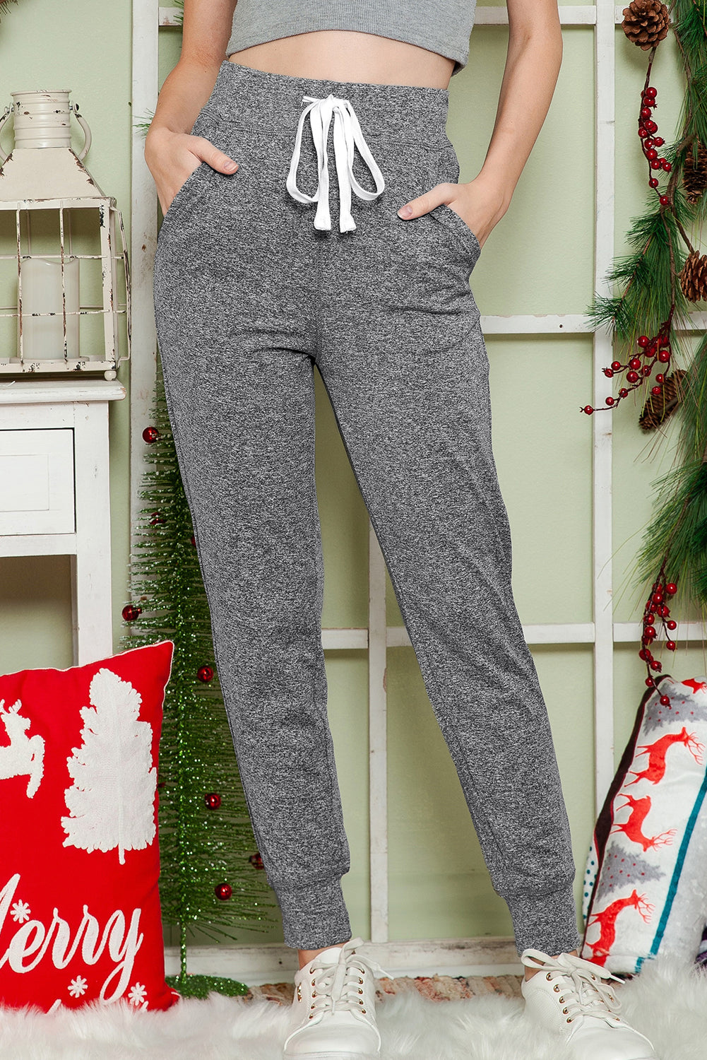 Black Casual Drawstring Drop Waist Pocketed JoggersMaterial:90%Polyester+10%Elastane



		Black can easily be paired with different tops and shoes, making it a go-to option for various outfits.
	
	
		The drawstr