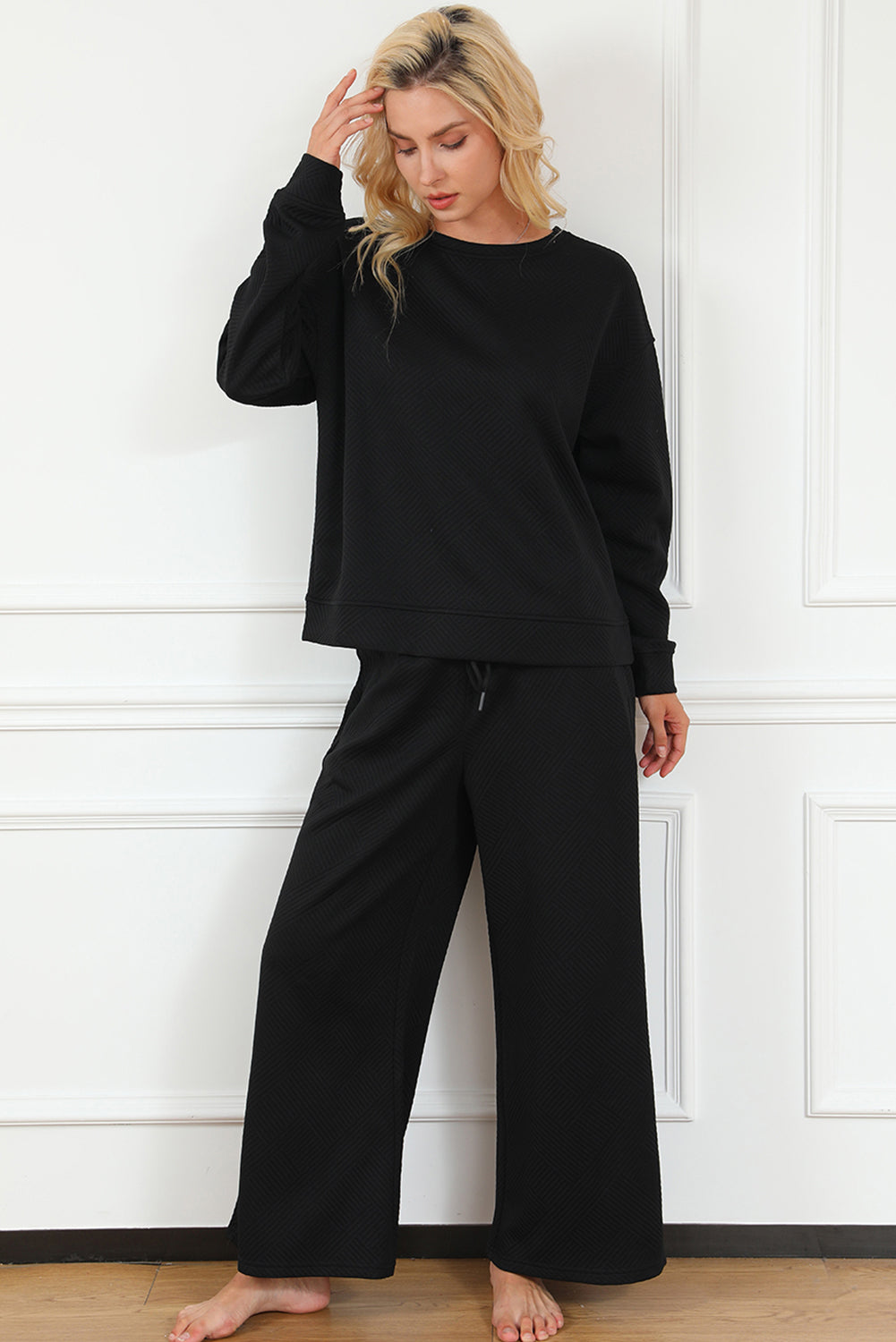 Red Dahlia Textured Loose Slouchy Long Sleeve Top and Pants SetMaterial:95%POLYESTER+5%ELASTANE



		Our Gray Textured Loose Slouchy Long Sleeve Top and Pants Set, a comfortable and stylish ensemble that is perfect for loungin