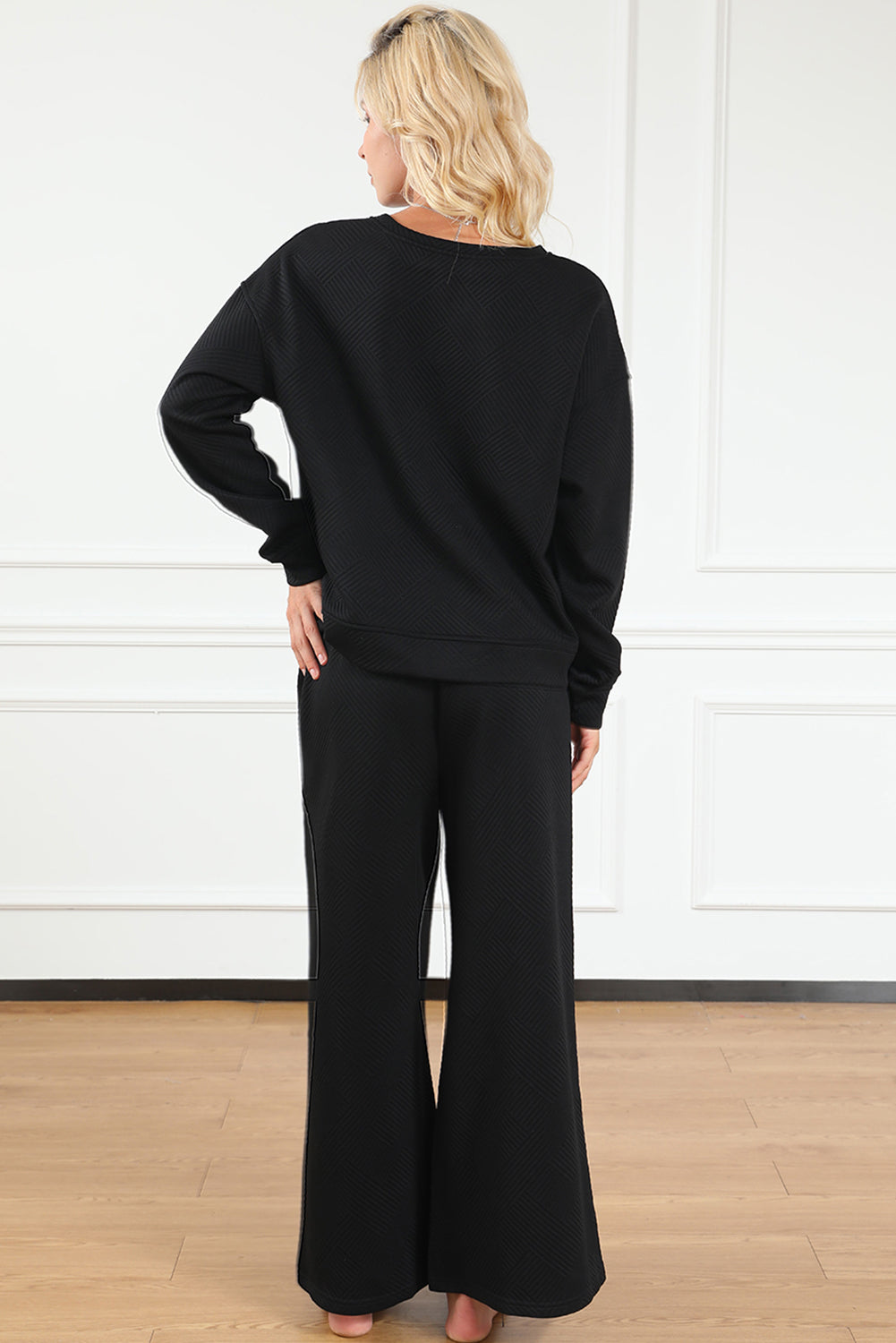 Red Dahlia Textured Loose Slouchy Long Sleeve Top and Pants SetMaterial:95%POLYESTER+5%ELASTANE



		Our Gray Textured Loose Slouchy Long Sleeve Top and Pants Set, a comfortable and stylish ensemble that is perfect for loungin