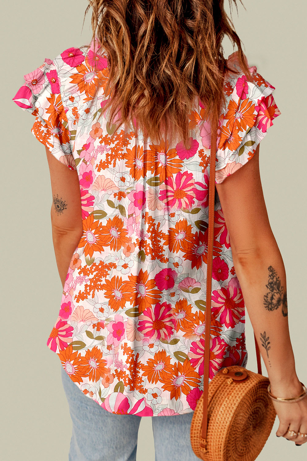 Multicolor Floral Print Ruffled Sleeve Split V Neck Peasant TopMaterial:100%Viscose



		•Perfect for boutiques and retailers.
	
	
		•Easy to wear and comfortable.
	
	
		•Features a trendy and stylish design.
	
	
		•I