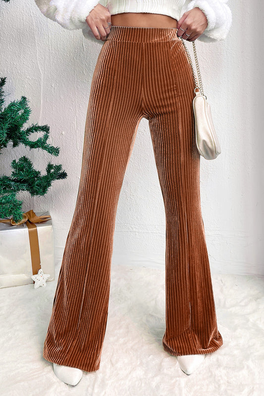 Chestnut Solid Color High Waist Corduroy Flare PantsMaterial:90%Polyester+10%Elastane



		These pants feature a high waist design, which offers a flattering silhouette and can make the wearer's legs appear longer. 
