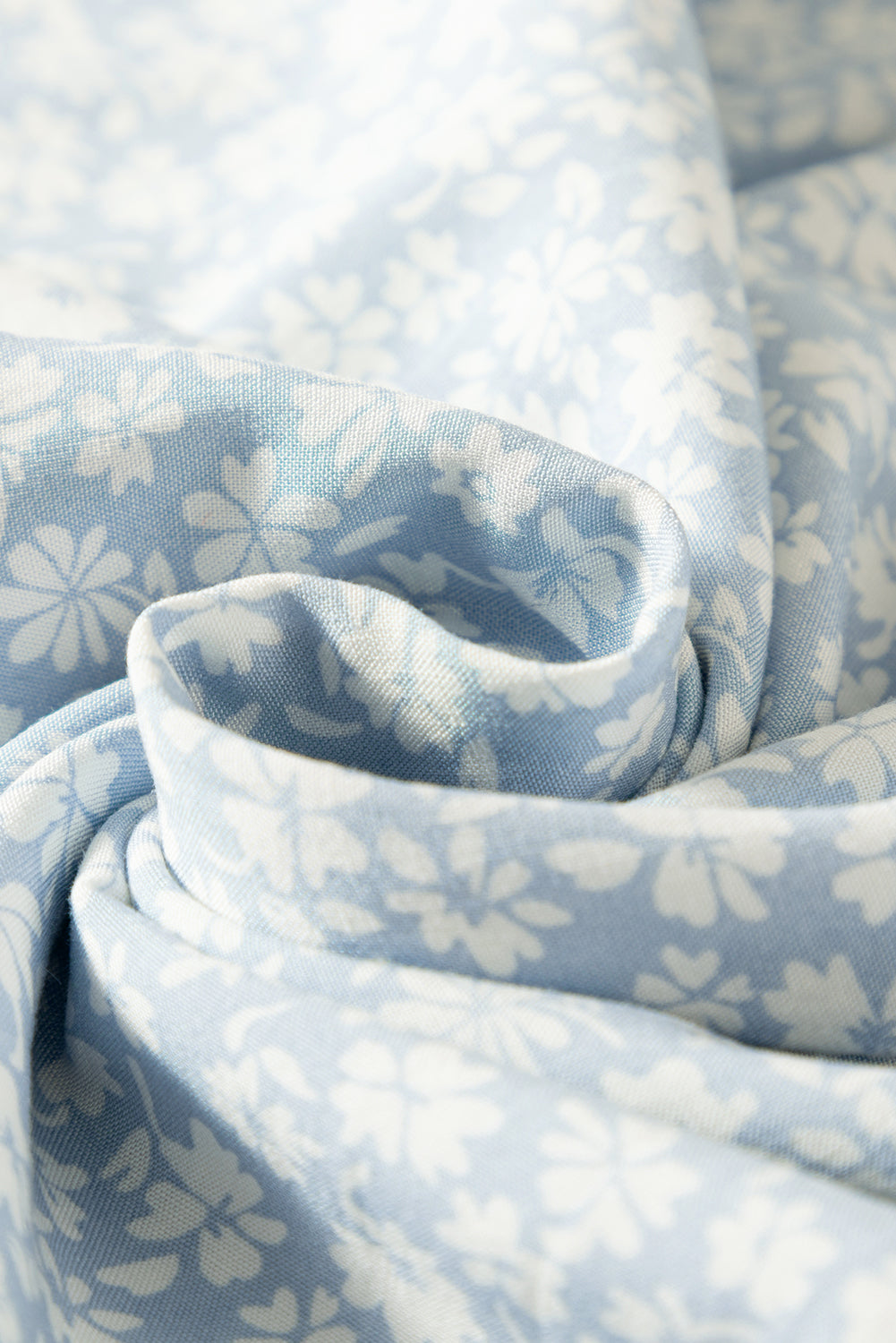 Sky Blue Boho Embroidered Floral Print Flutter Sleeve BlouseMaterial:100%Viscose



		The hobo embroidered detailing showcases skilled craftsmanship and adds a bohemian flair
	
	
		The floral pattern brings a touch of fe