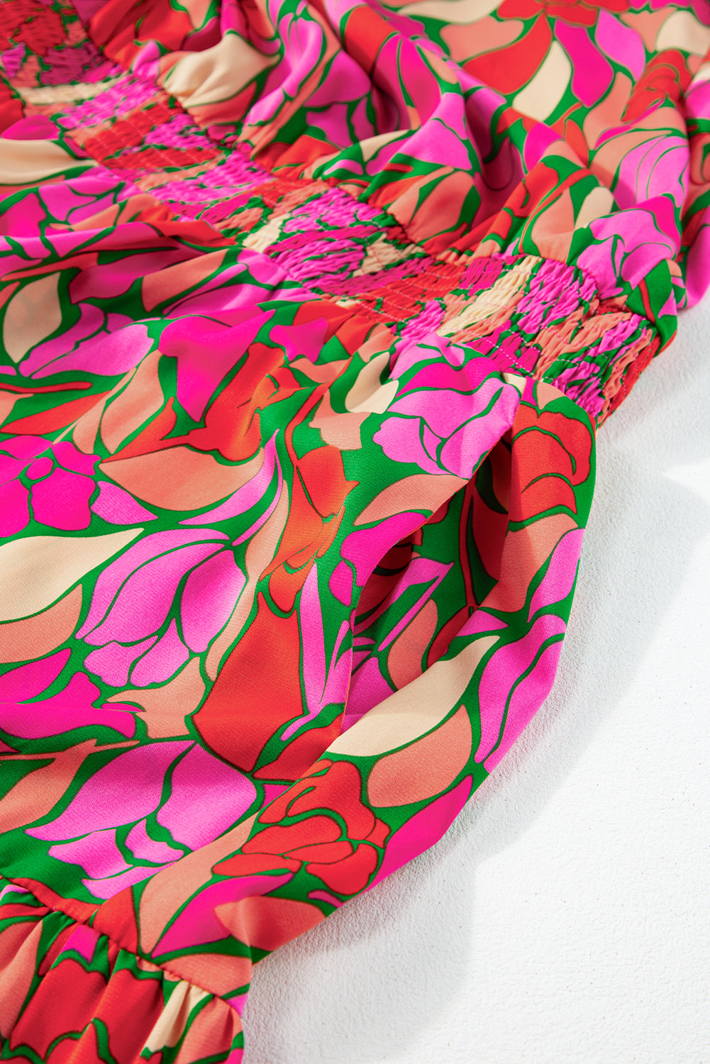 Rose Floral Flounce Sleeve Smocked Waist Tiered Maxi DressMaterial:100%Polyester

• Exude bohemian elegance in this maxi dress, featuring a smocked waist for a flattering silhouette.
• The tiered design adds a whimsical t