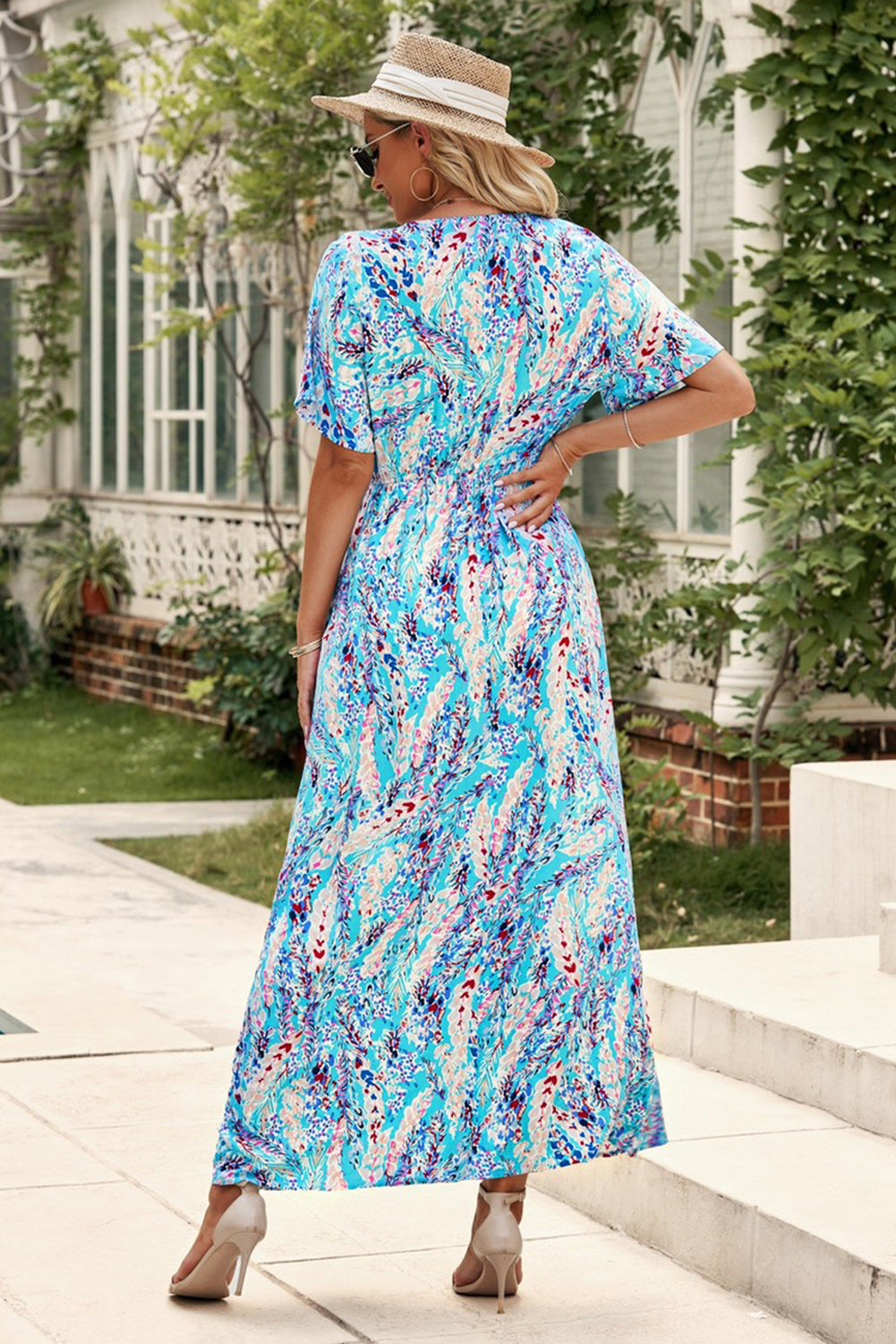 Abstract Botanic Print Wrap V Neck Short Sleeve Maxi DressMaterial:100%Viscose



		•The wrap style makes it a flattering and comfortable option for all body types.
	
	
		•The short sleeves make it ideal for warmer wea
