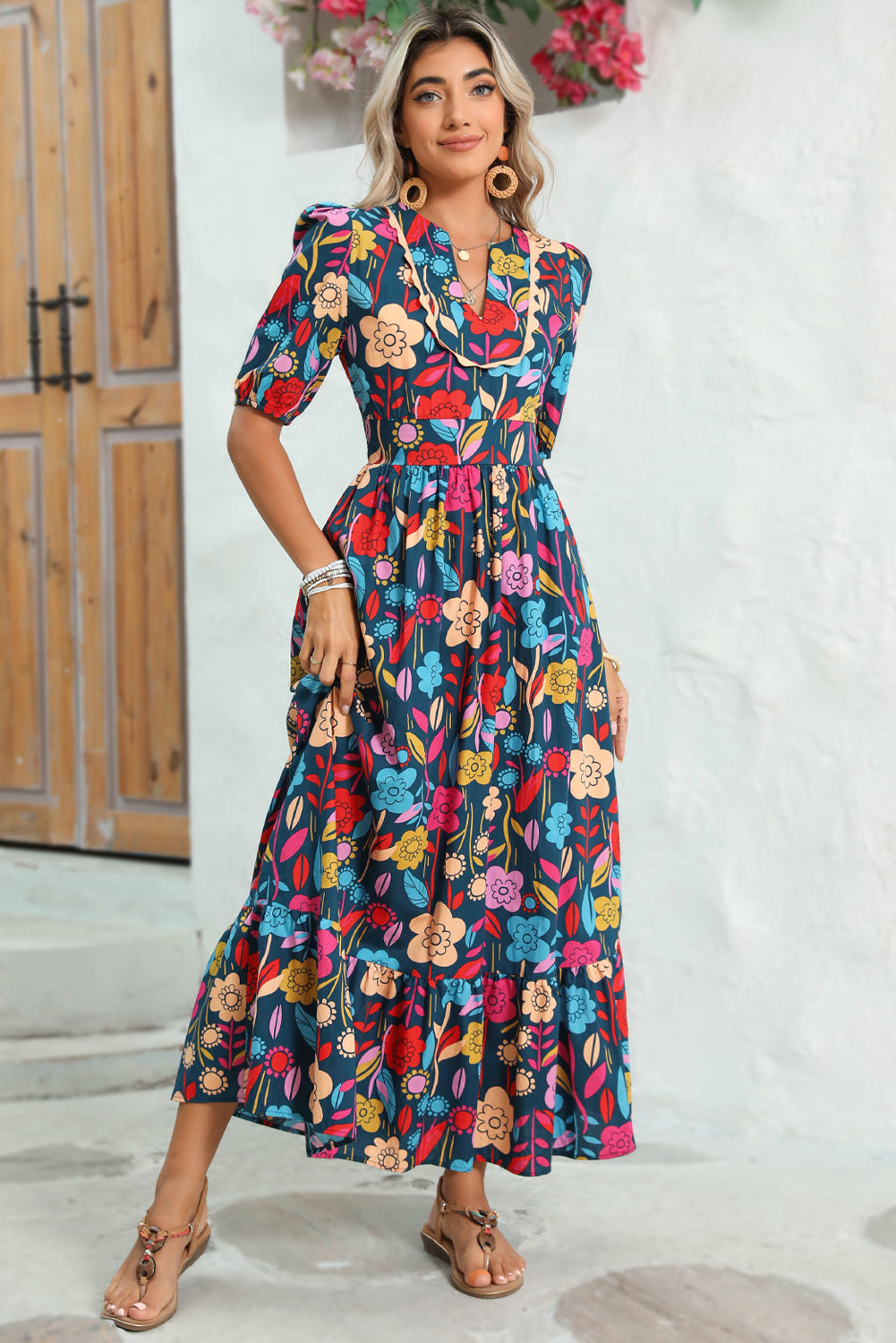 Green Floral Print Split V Neck Puff Sleeve Maxi DressMaterial:100%Cotton



		The dress is made from a soft and breathable fabric, ensuring comfort and a lightweight feel.
	
	
		This maxi dress features a split V 