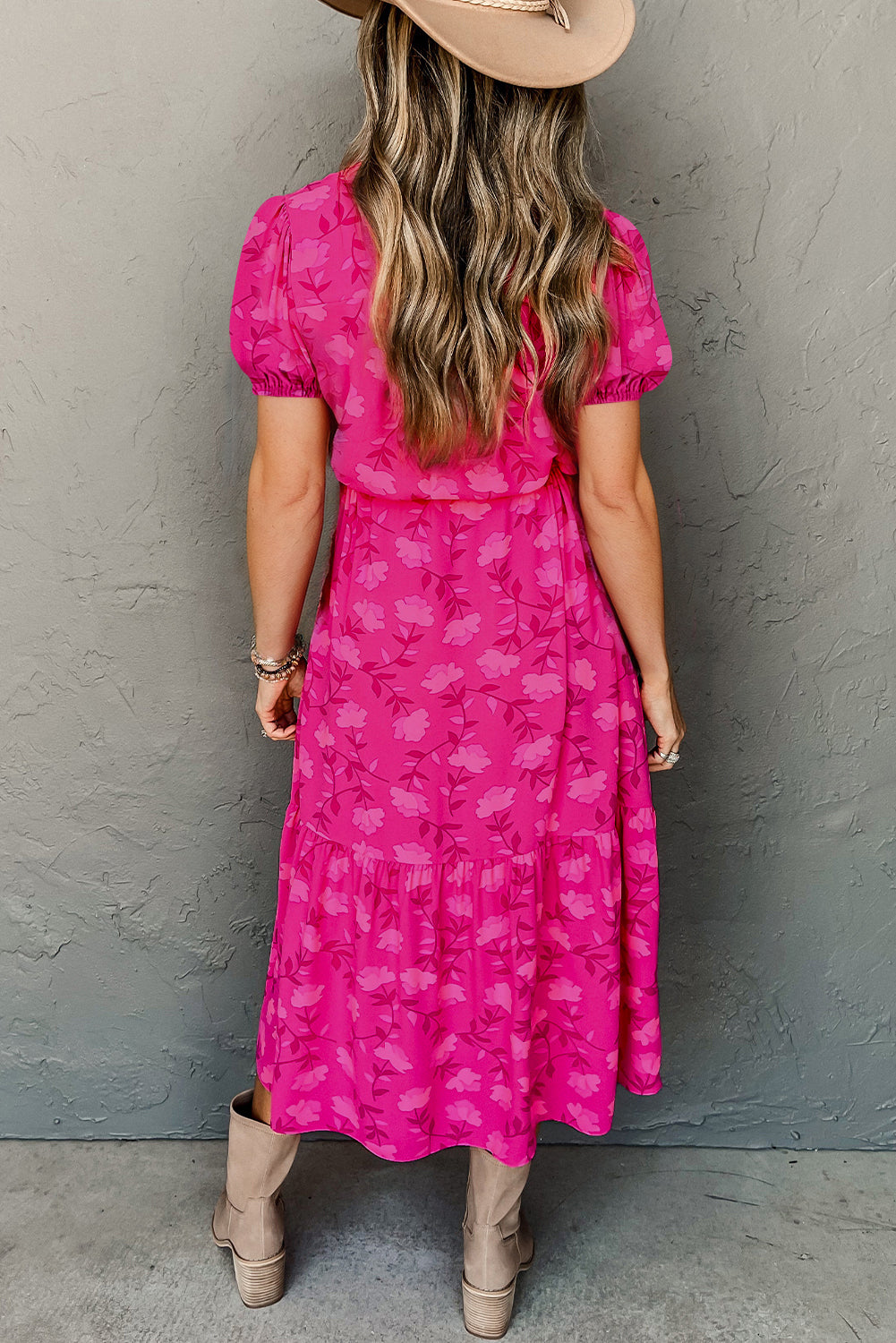 Rose Red Pleated Lace-up High Waist Puff Sleeve Floral Midi DressMaterial:100%Viscose


	


		The midi dress exudes elegance with its charming floral pattern and flattering silhouette, perfect for a romantic and feminine look.