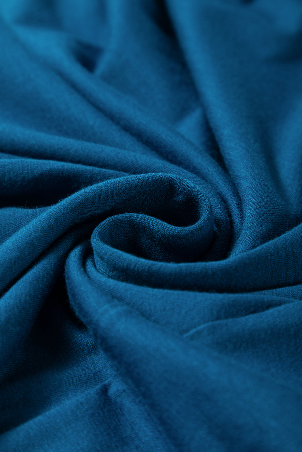 Peacock Blue Deep V Neck Ruched High Waist Midi DressMaterial:65%Polyester+30%Viscose+5%Elastane



		This concise long dress is versatile and suitable for various occasions. 
	
	
		The trendy high-waist look is e