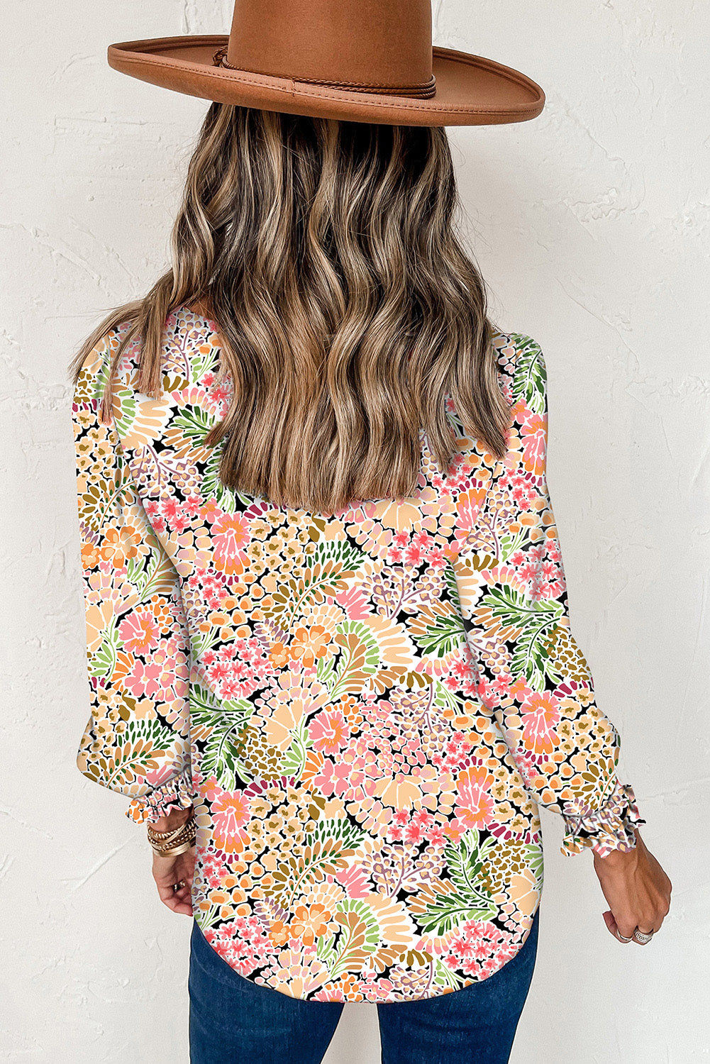Multicolor Floral Print Smocked Cuffs Long Sleeve BlouseMaterial:100%Polyester


	

			The Floral Print Smocked Cuffs Long Sleeve Blouse is a feminine and elegant addition to any wardrobe. Its delicate floral print and