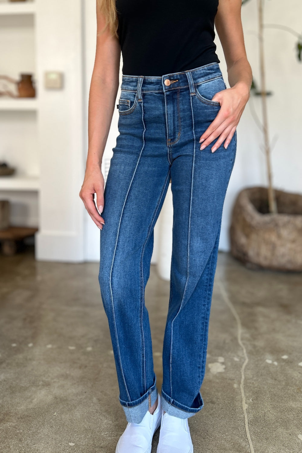 Judy Blue Full Size High Waist Front Seam Detail Straight JeansThe High Waist Front Seam Detail Straight Jeans are a stylish and versatile addition to your denim collection. With a flattering high waist silhouette and front seam