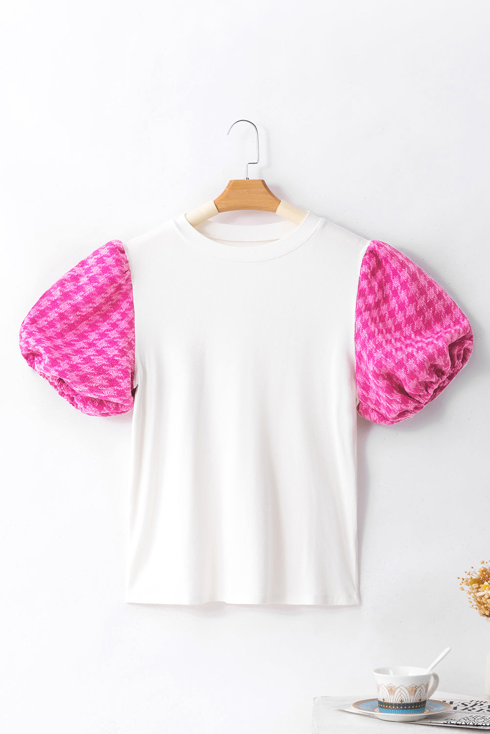White Tweed Lantern Sleeve Patchwork BlouseMaterial:93%Viscose+7%Elastane



		The blouse features lantern sleeves, which are characterized by their voluminous and puffed shape. 
	
	
		The blouse can be 