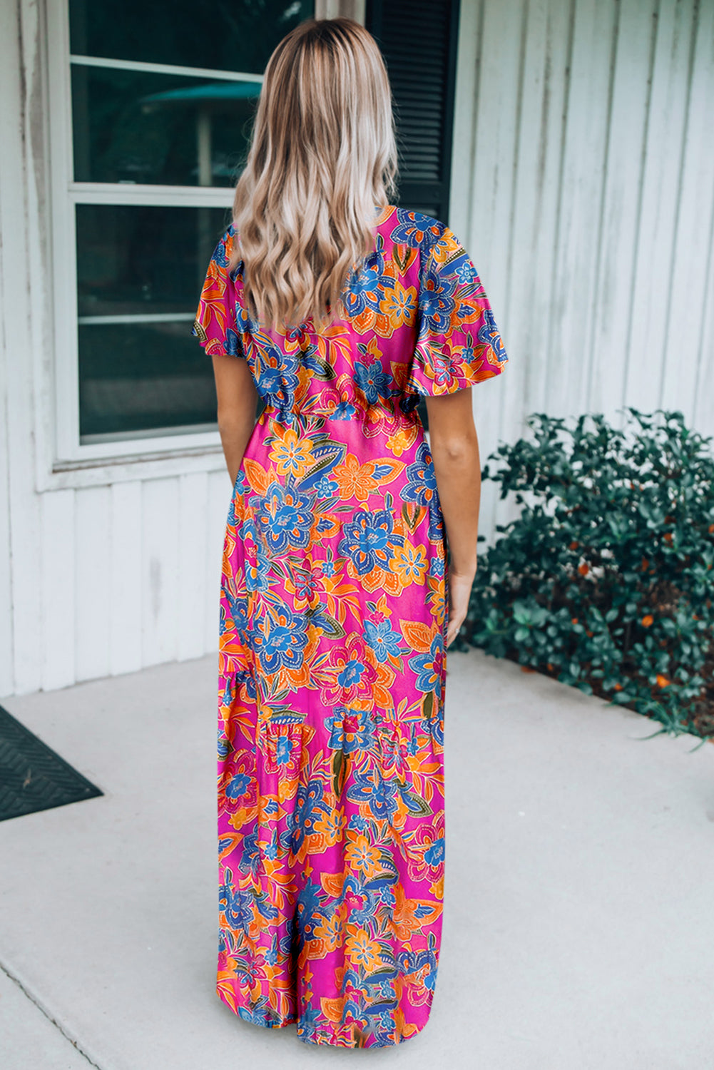 Abstract Botanic Print Wrap V Neck Short Sleeve Maxi DressMaterial:100%Viscose



		•The wrap style makes it a flattering and comfortable option for all body types.
	
	
		•The short sleeves make it ideal for warmer wea