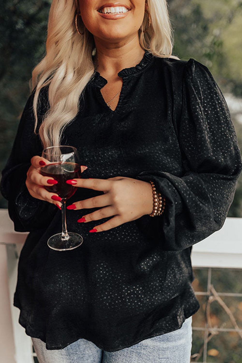 Black Plus Size Leopard Print Frill Notch V Neck BlouseMaterial:100%Polyester



		This leopard blouse creates a bold and fashionable statement.
	
	
		Designed for plus sizes, ensuring a comfortable and flattering f