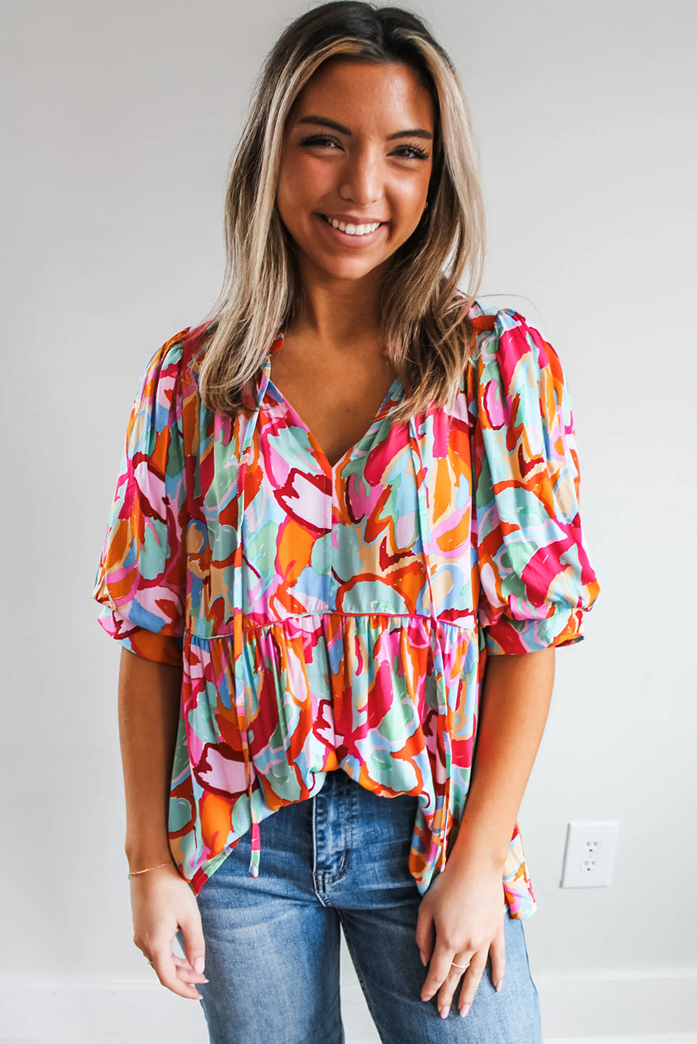 Rose Red Abstract Print V Neck Puff Sleeve BlouseMaterial:100%Viscose



		Make a statement with our blouse, crafted from a lightweight and eye-catching fabric that exudes personality and style.
	
	
		This blo