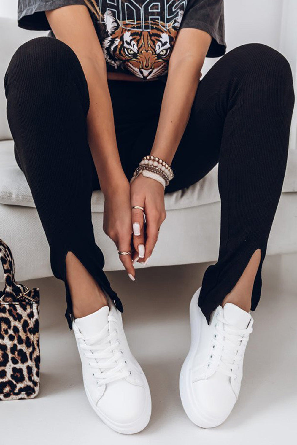 Black Casual Slit Rib Knit High Waisted LeggingsMaterial:65%Polyester+30%Viscose+5%Elastane



		Every tall girl needs a go-to pair of tall leggings to pair with every casual outfit
	
	
		Crafted with cozy ri
