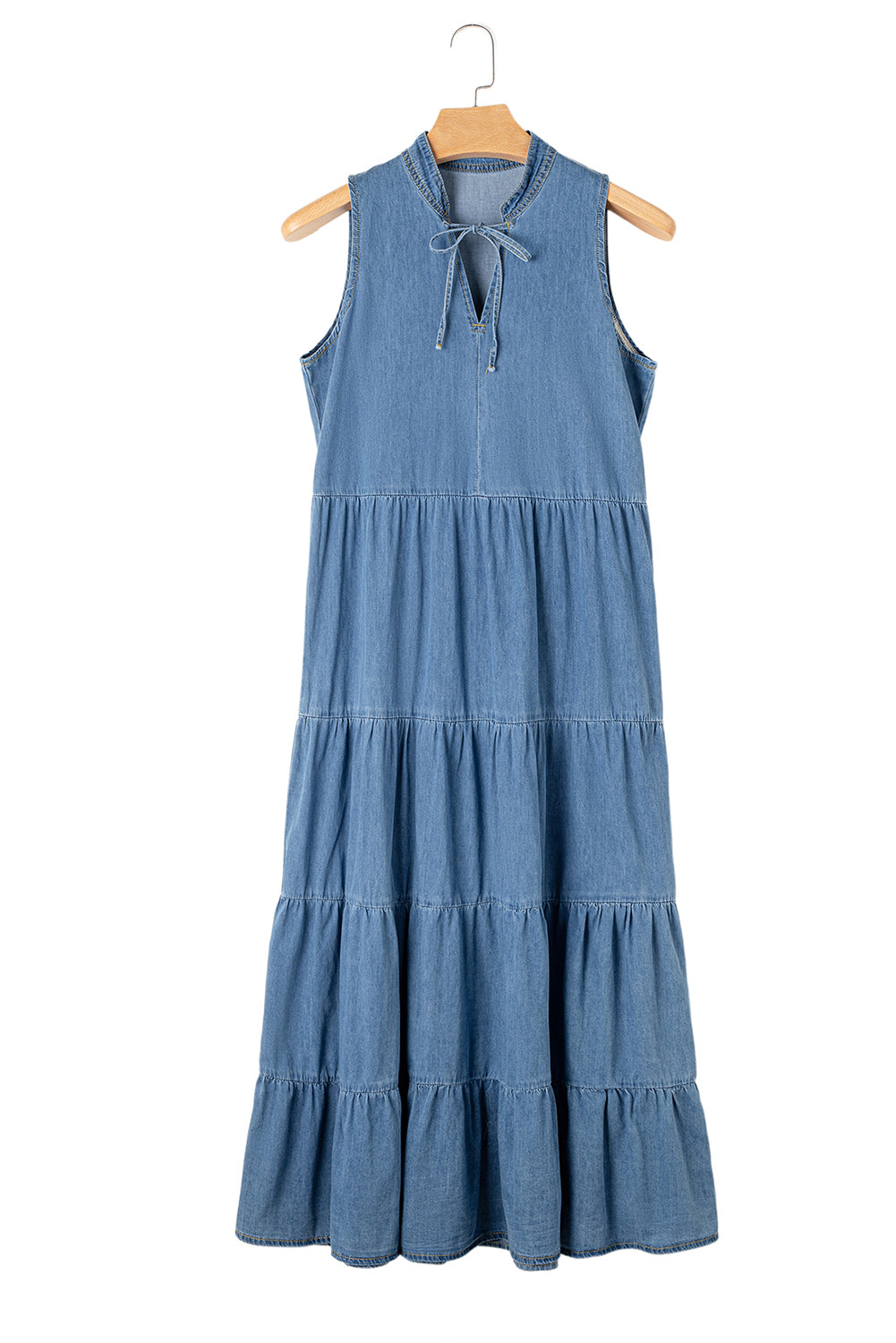Blue Sleeveless Tiered Chambray Maxi DressMaterial:95%Cotton+5%Polyester


	


		This maxi dress is perfect for summer. The lightweight and airy silhouette is comfortable and breathable. 
	
	
		The ch