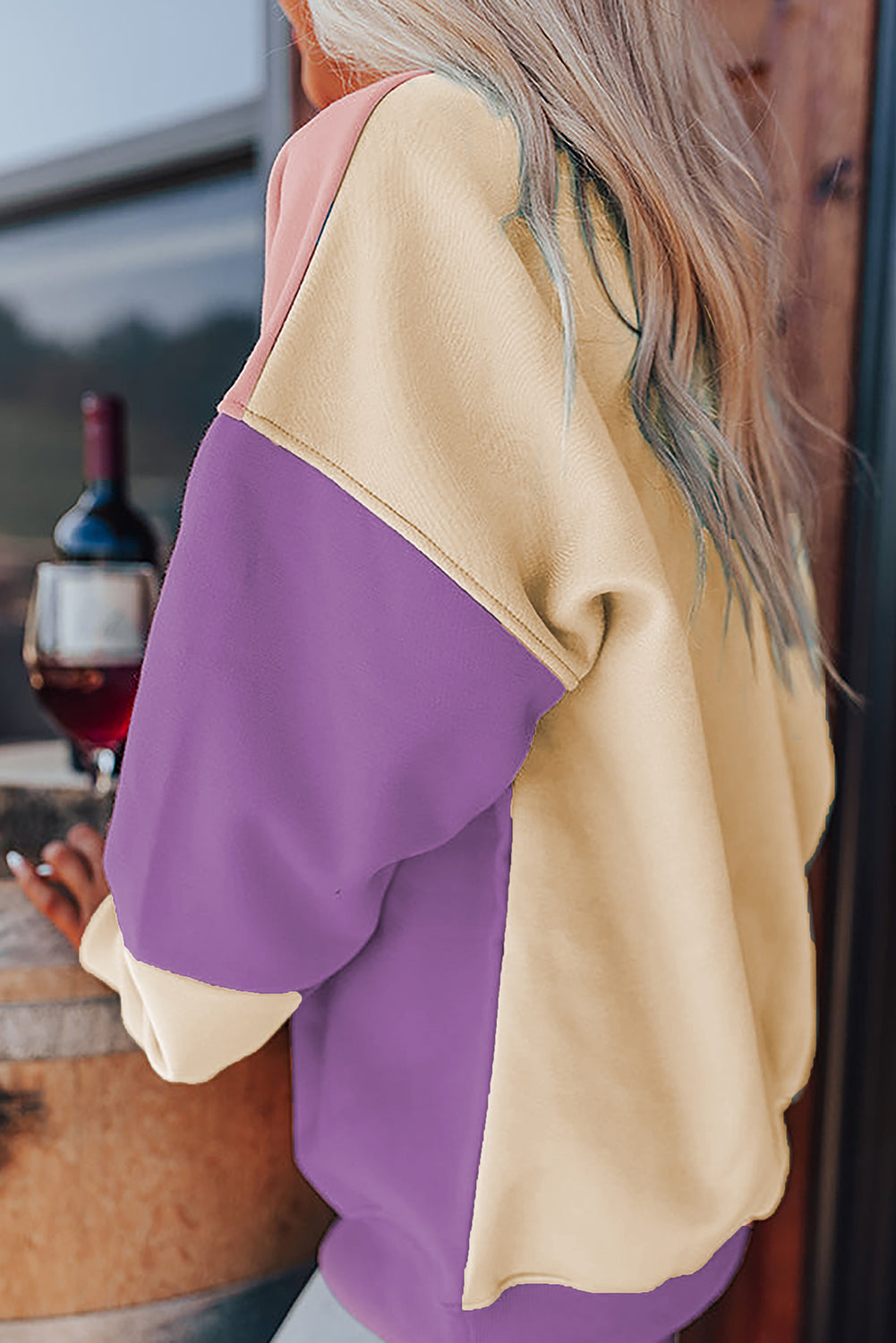 Bright Pink Colorblock Patchwork Drop Shoulder SweatshirtMaterial:70%Polyester+30%Cotton

• Embrace a blend of casual charm and trendy style with our sweatshirt, perfect for a relaxed yet fashionable look. 
• Crafted wit