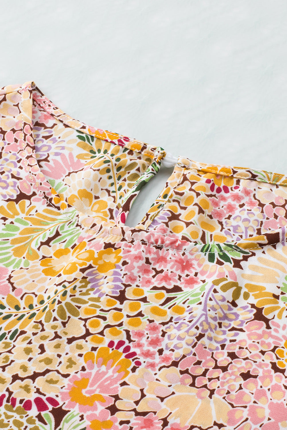 Multicolor Floral Print Smocked Cuffs Long Sleeve BlouseMaterial:100%Polyester


	

			The Floral Print Smocked Cuffs Long Sleeve Blouse is a feminine and elegant addition to any wardrobe. Its delicate floral print and