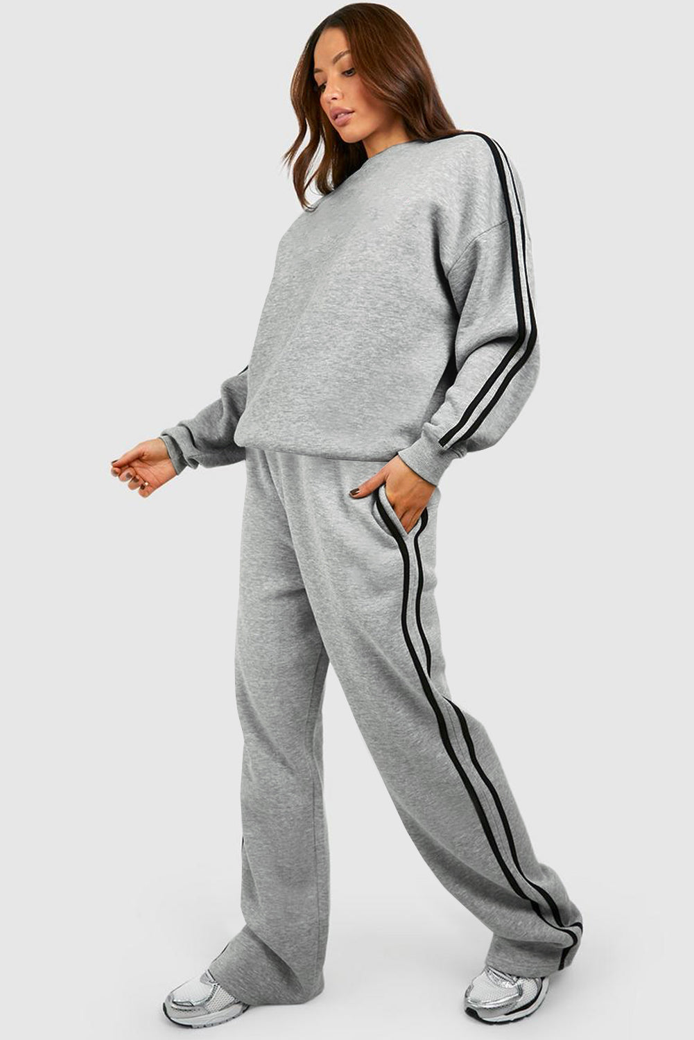 Light Grey Solid Color Side Striped Sweatshirt Pants SetMaterial:50%Polyester+50%Cotton

• This pants set exudes a modern appeal perfect for casual outings or lounging at home.
• Crafted from high-quality fabric for a s